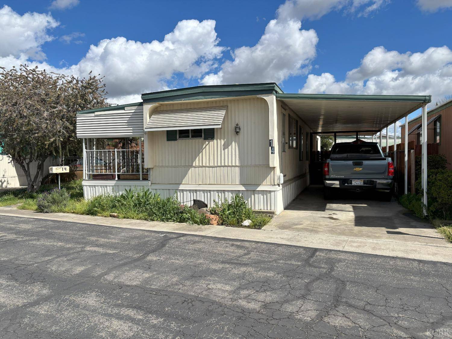 Hanford, CA 93230,1255 Space 14 W Grangeville Boulevard