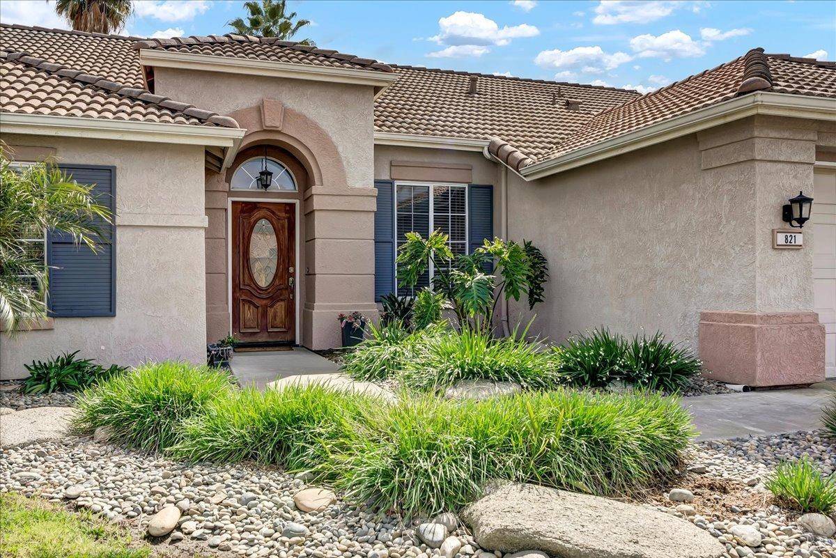 Hanford, CA 93230,821 W Sandstone Court W