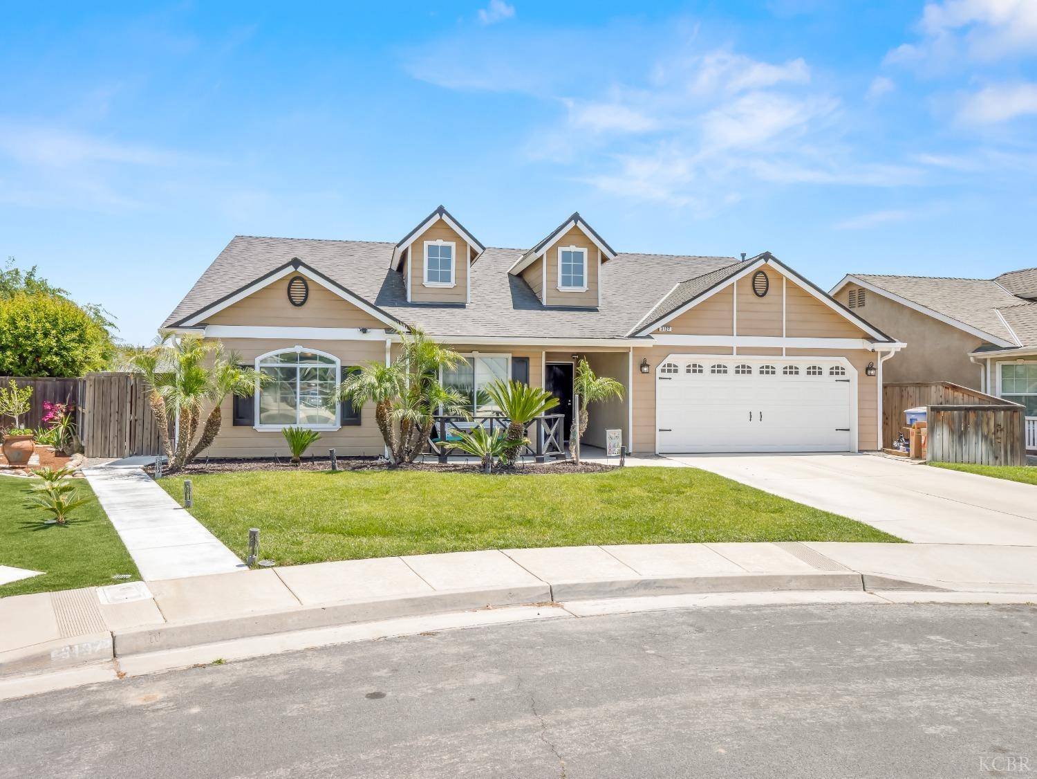 Hanford, CA 93230,3127 N Madison Way