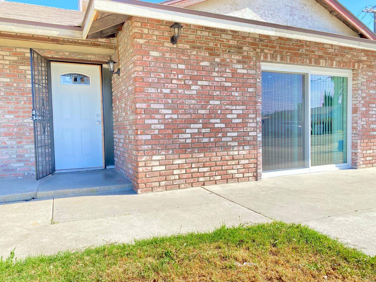 Armona, CA 93202,14069 Vista Drive