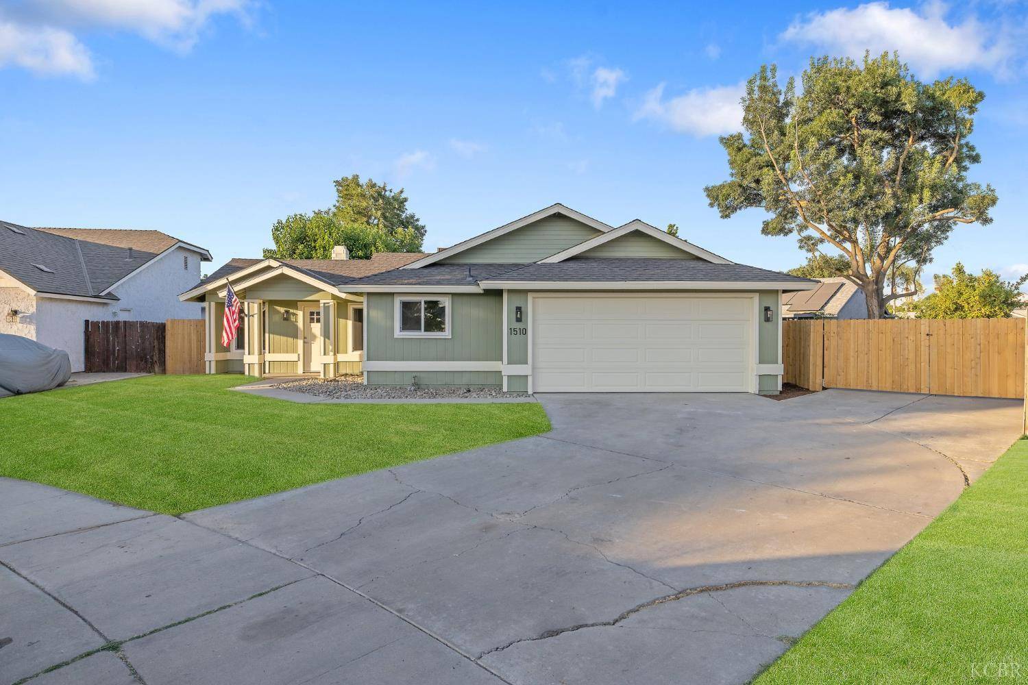 Lemoore, CA 93245,1510 Oakwood Court