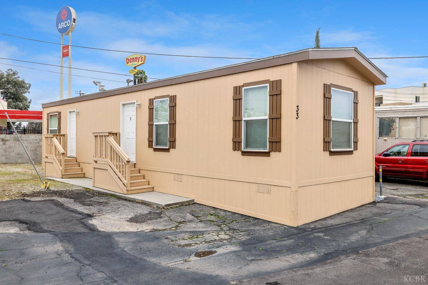 Fresno, CA 93728,1719 33 W Olive Avenue