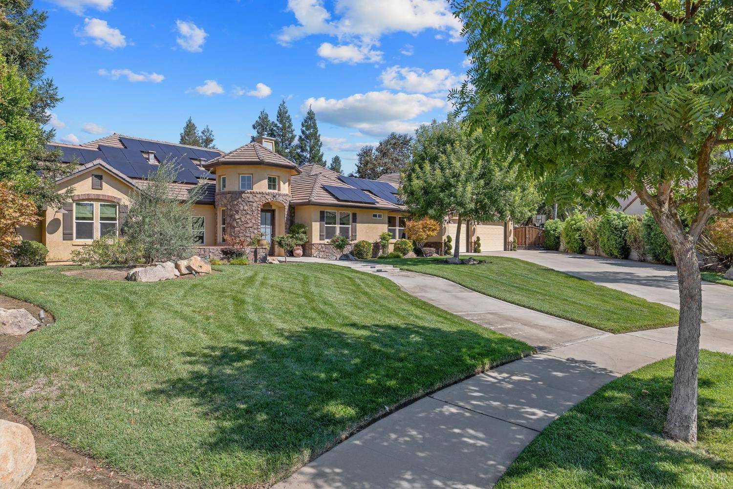Visalia, CA 93291,1548 N Rova Street
