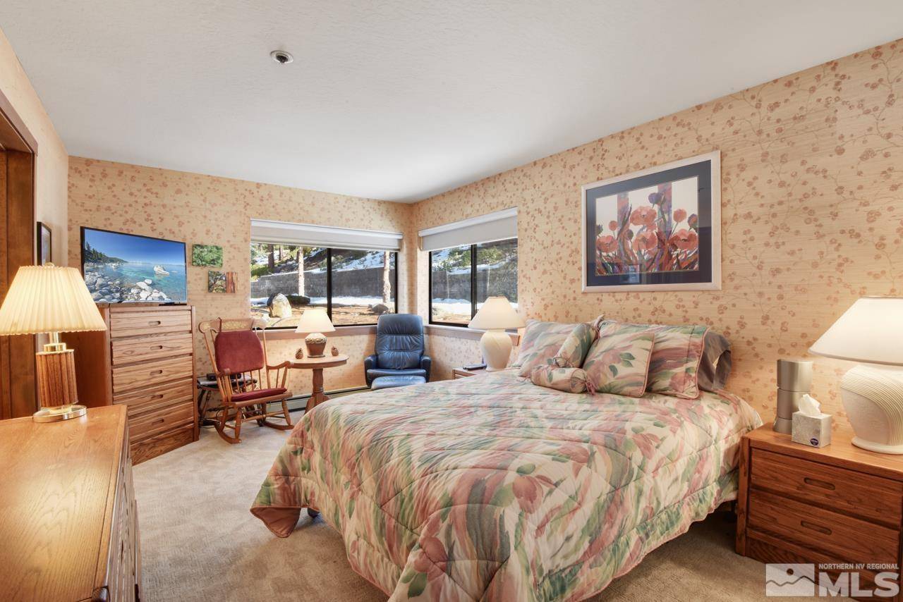 Incline Village, NV 89451,335 Ski Way #297