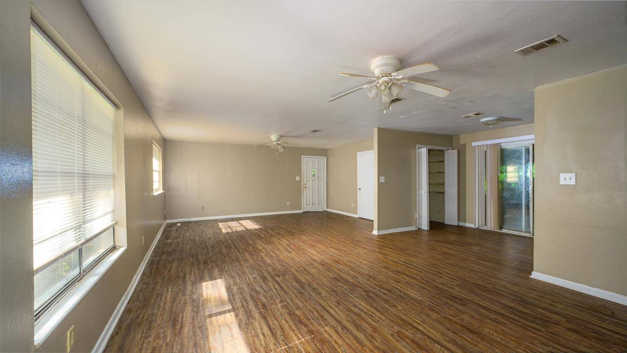 Tallahassee, FL 32304,206 Cactus Street