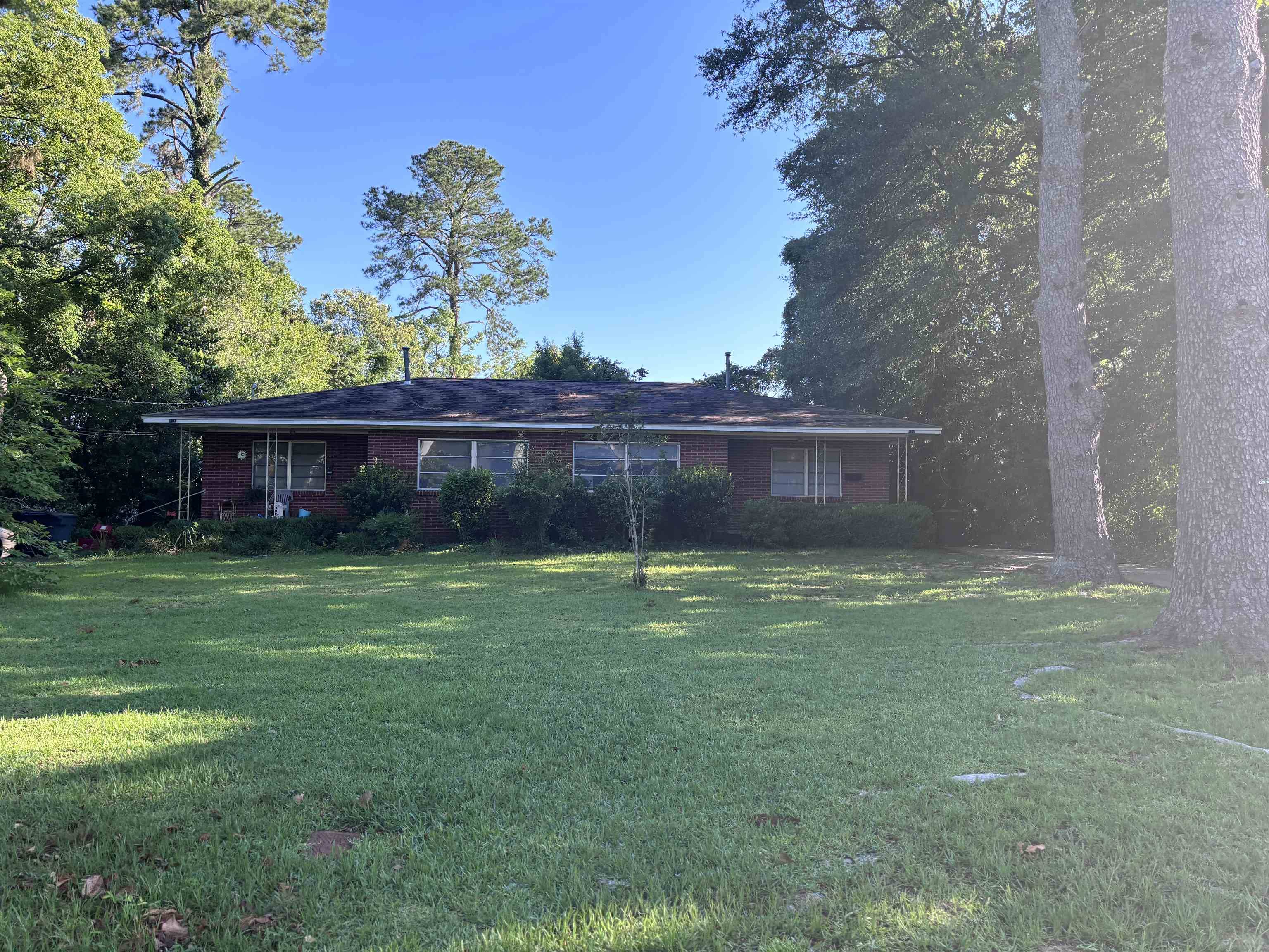 Tallahassee, FL 32301,810/812 E College Avenue #-