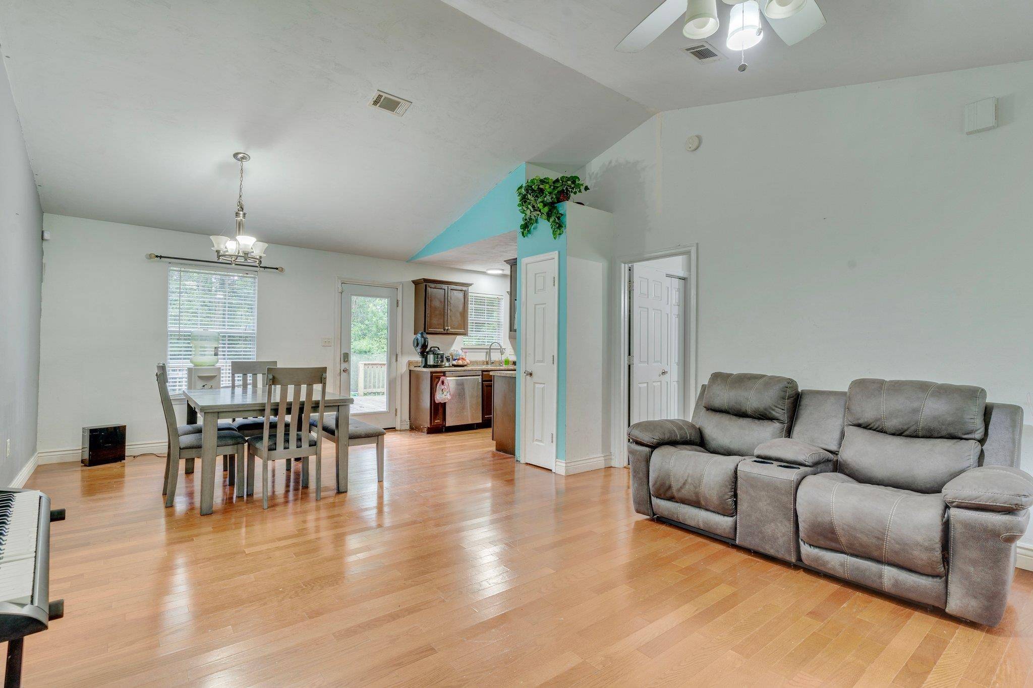 Tallahassee, FL 32301,925 Splendor Road