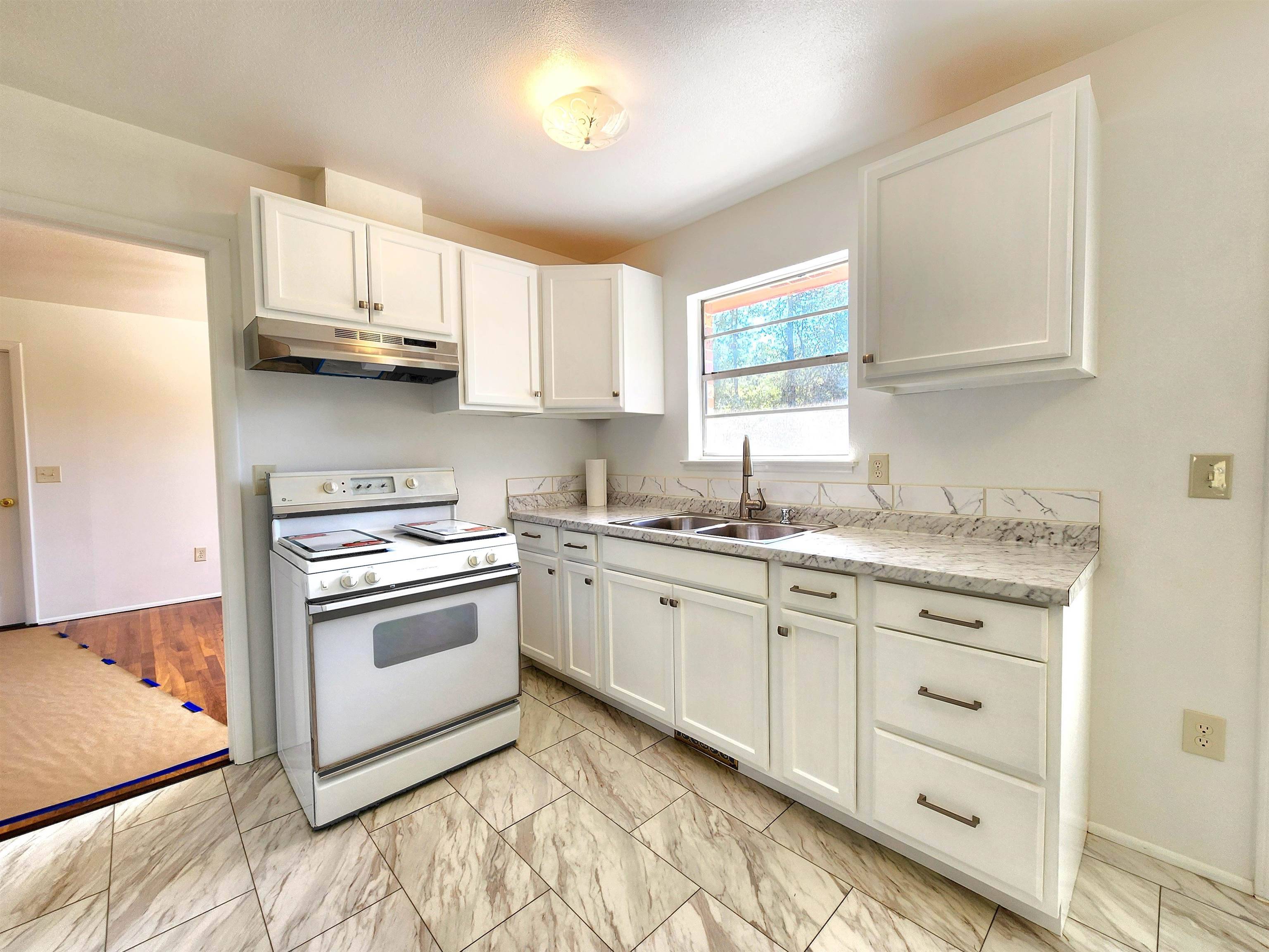 Marianna, FL 32448,4235 Old Cottondale Road