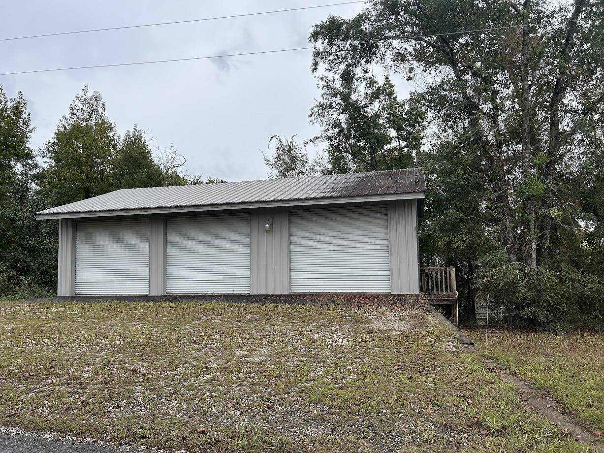 Wewahitchka, FL 32465,704 E Idlewood Dr Drive #1