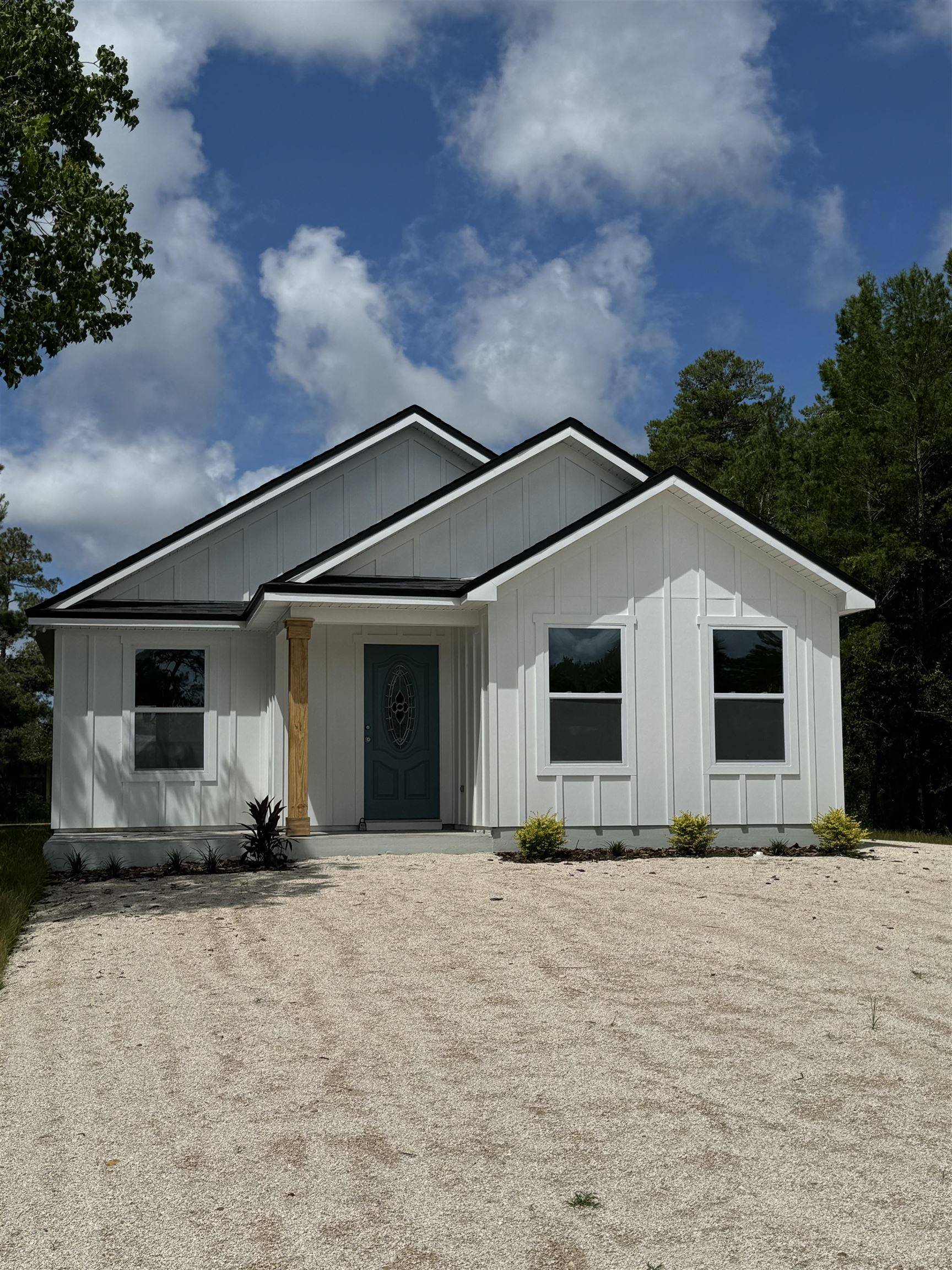 Carrabelle, FL 32322,1666 Landing Street