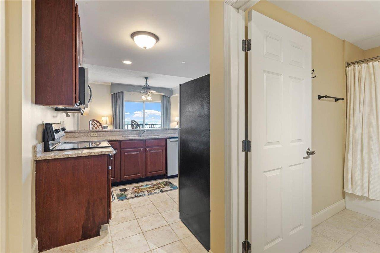 Tallahassee, FL 32301,215 W College Avenue #604