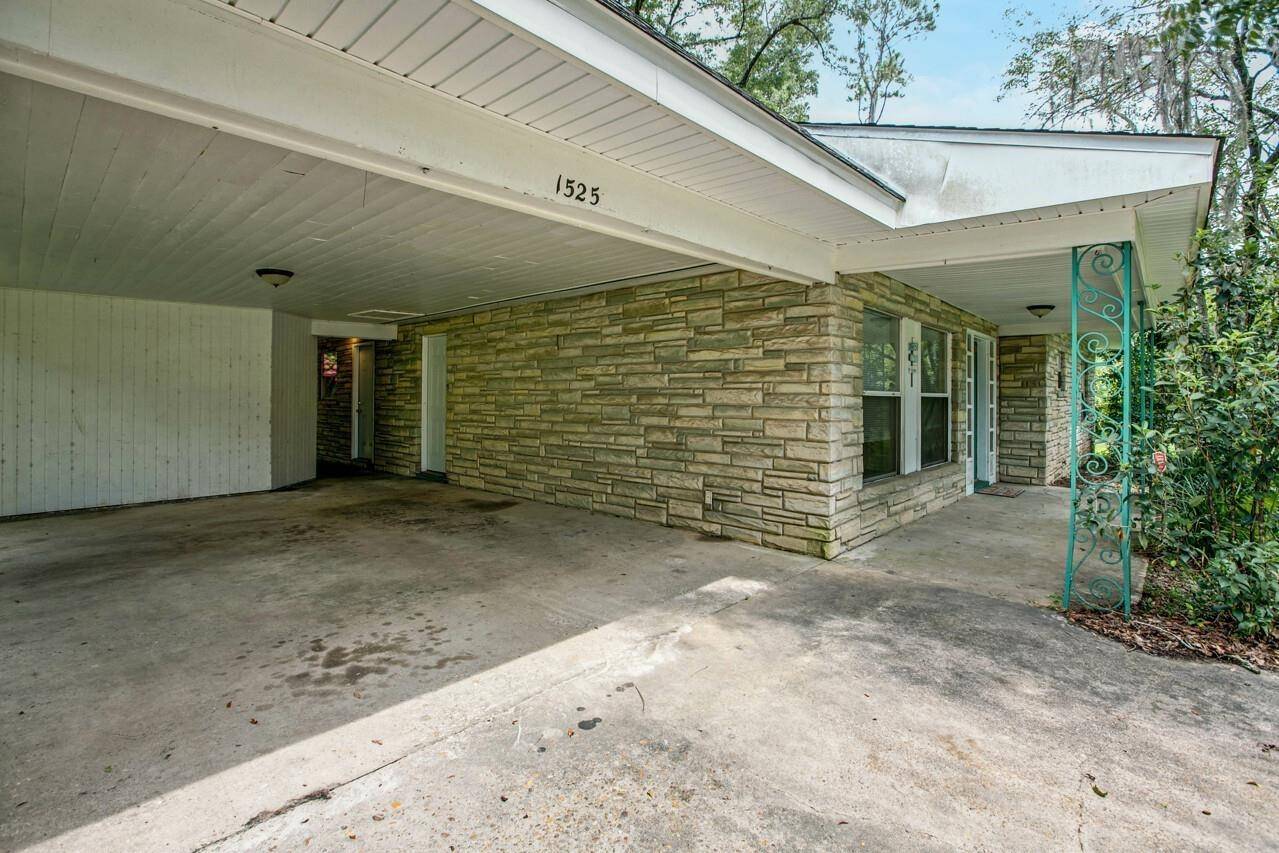 Tallahassee, FL 32304,1525 Blountstown #-
