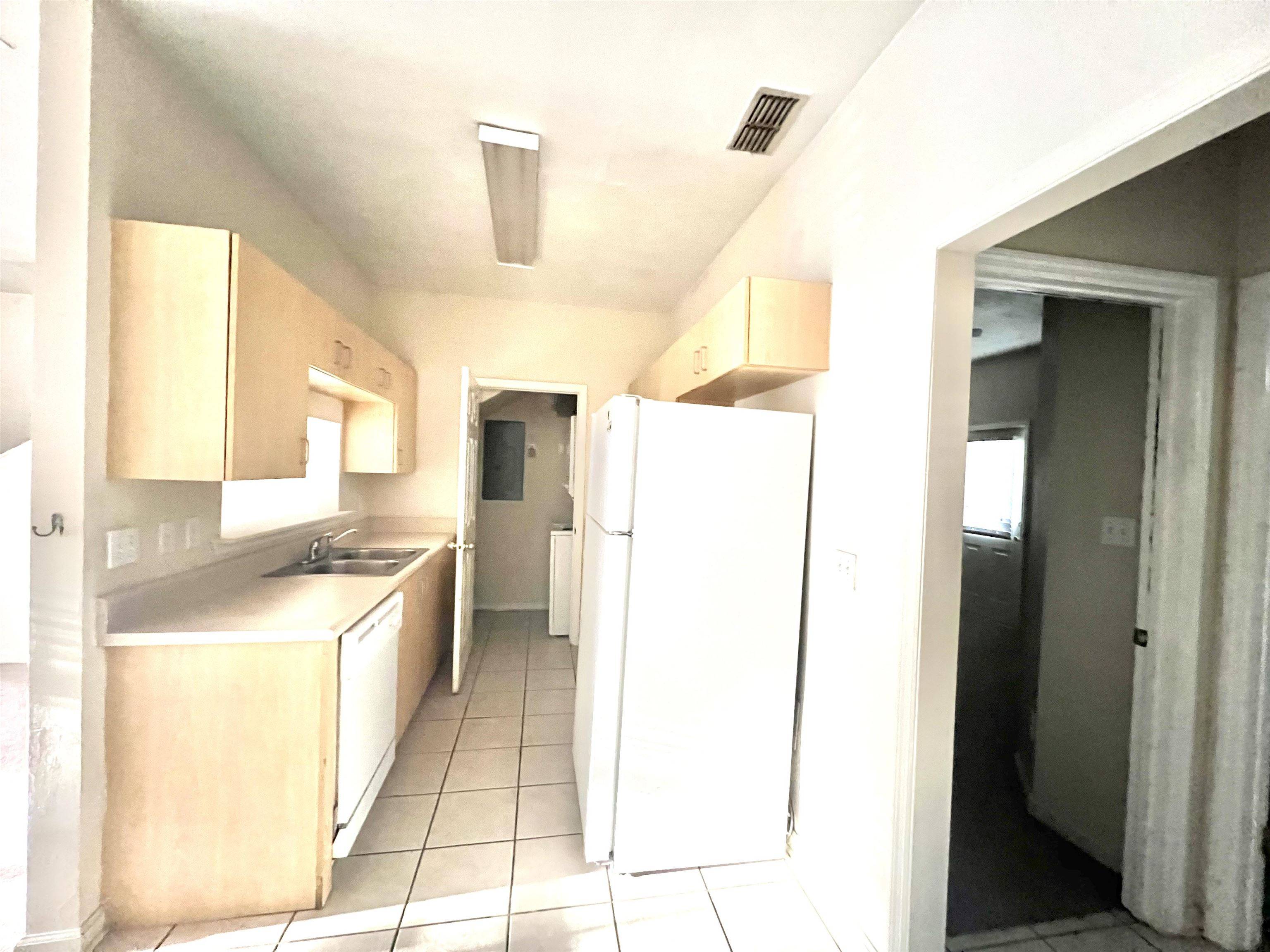 Tallahassee, FL 32304,3100 DIAN Road #406