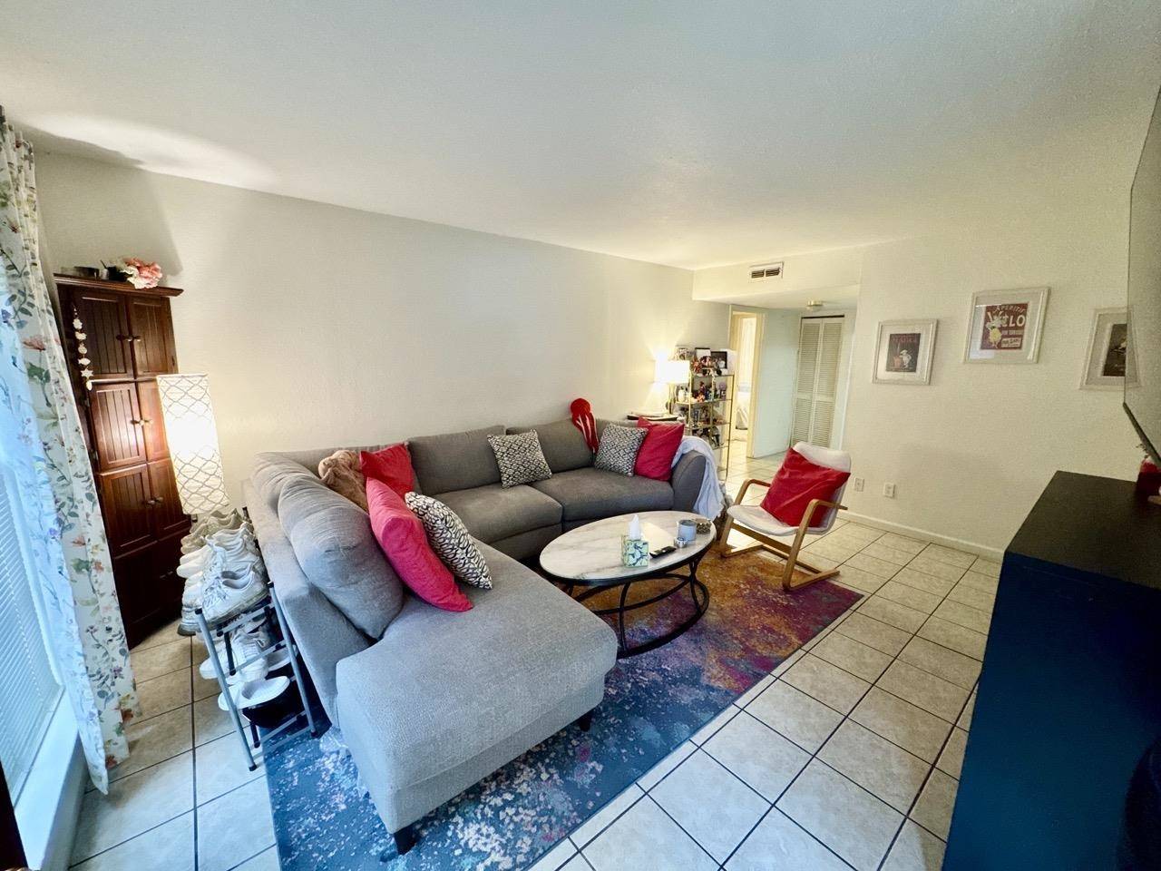 Tallahassee, FL 32304,2020 CONTINENTAL Avenue #118