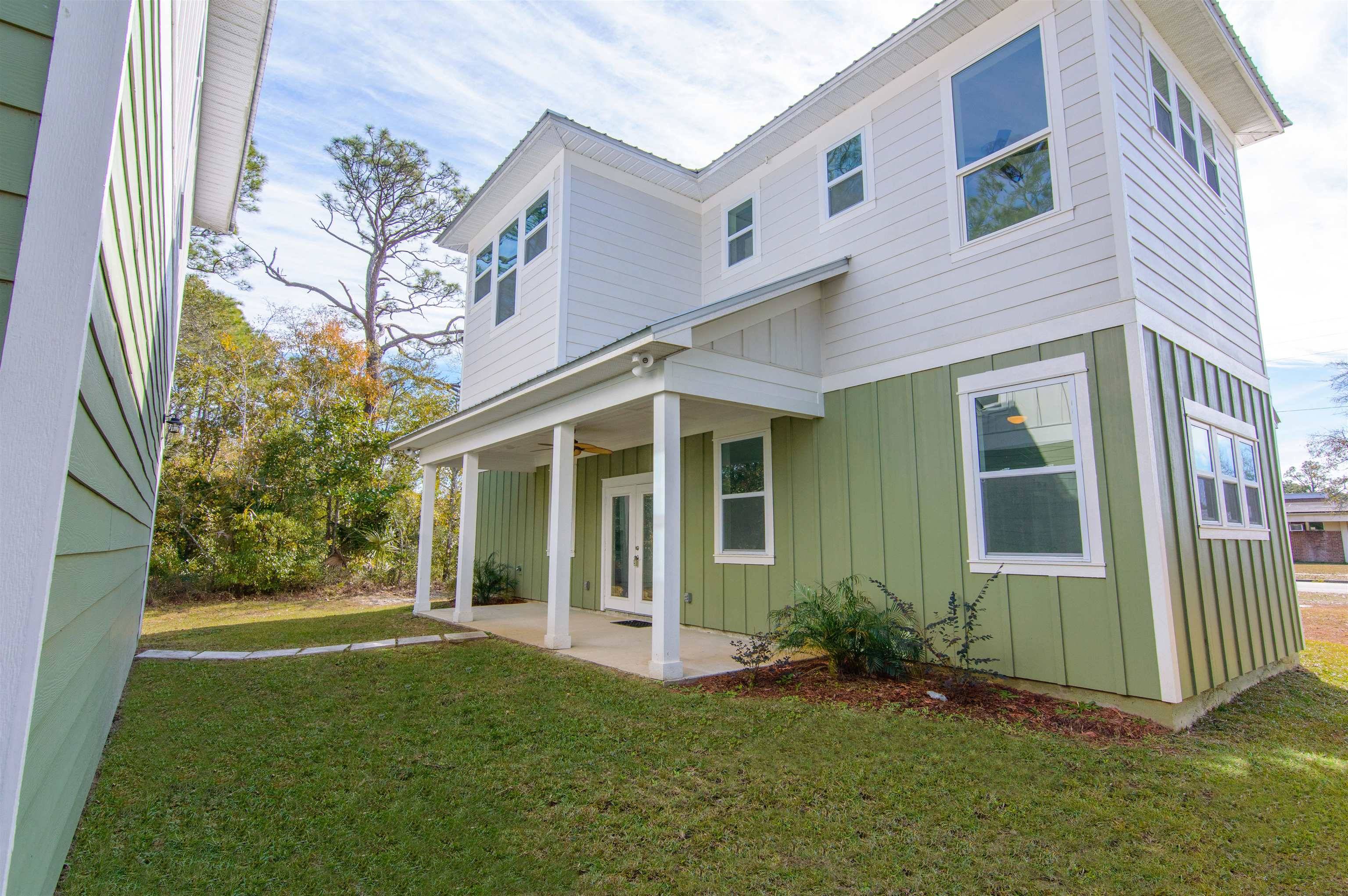 Apalachicola, FL 32322,195 SE 14Th Street