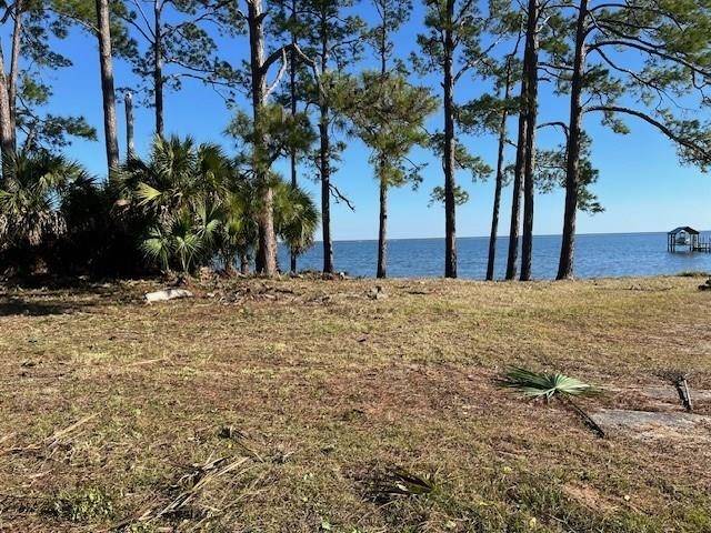Carrabelle, FL 32322,2222 Highway 98 East