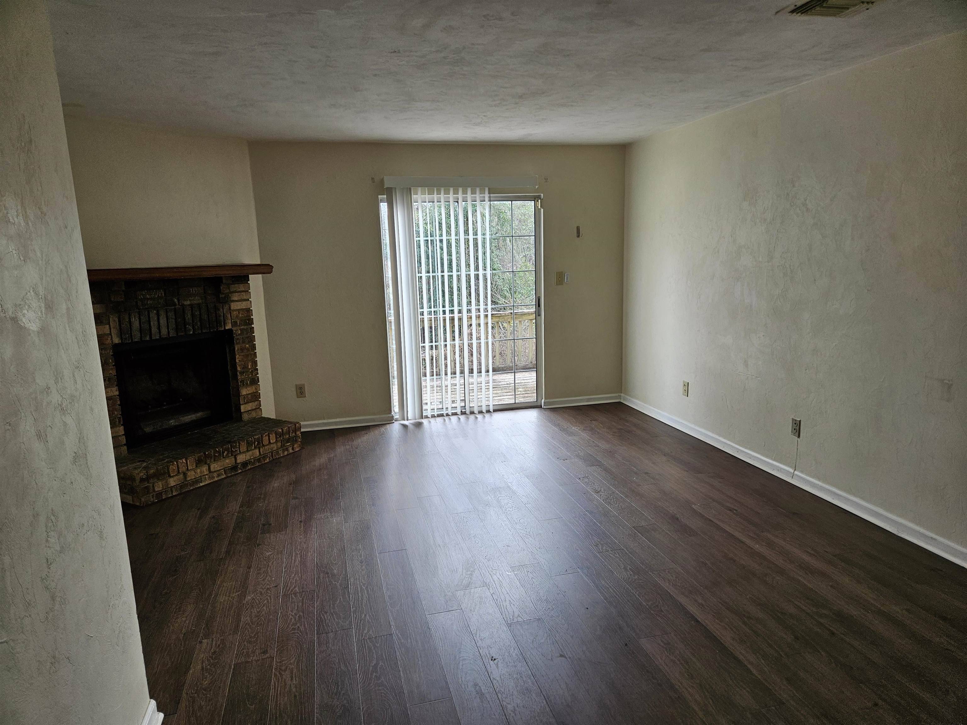 Tallahassee, FL 32301,1575-B JACKS Drive #B