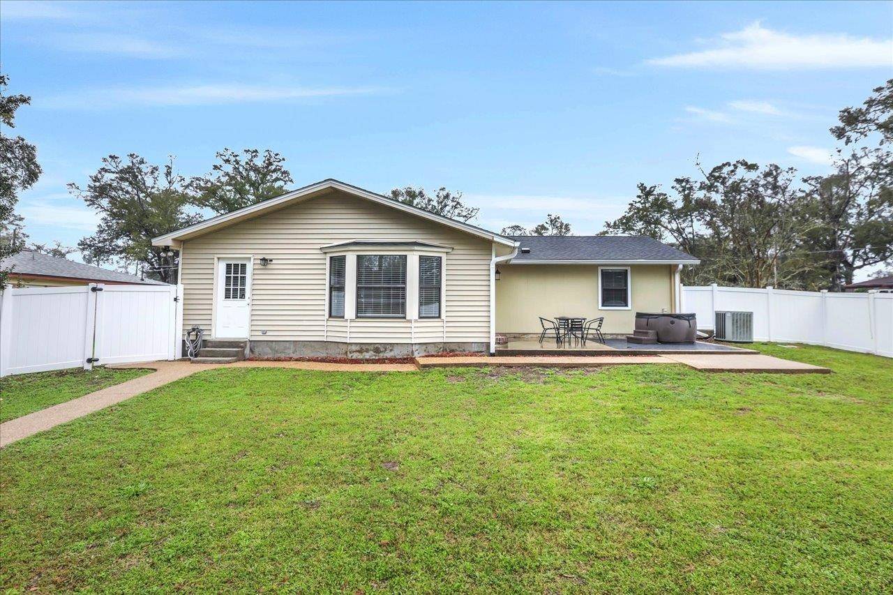 Tallahassee, FL 32303,5601 MAPLE FOREST Drive