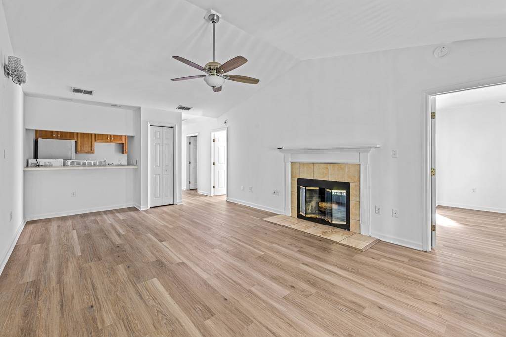 Tallahassee, FL 32301,1272 Cross Creek Circle #2