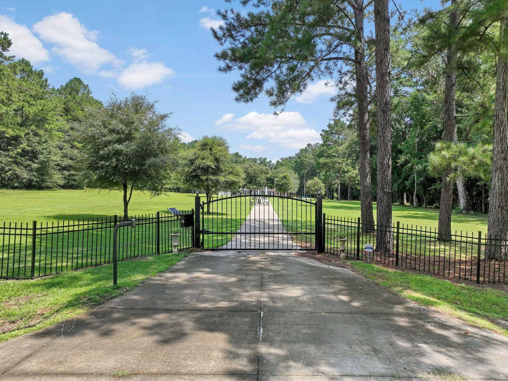 Monticello, FL 32344,825 Rainey Run