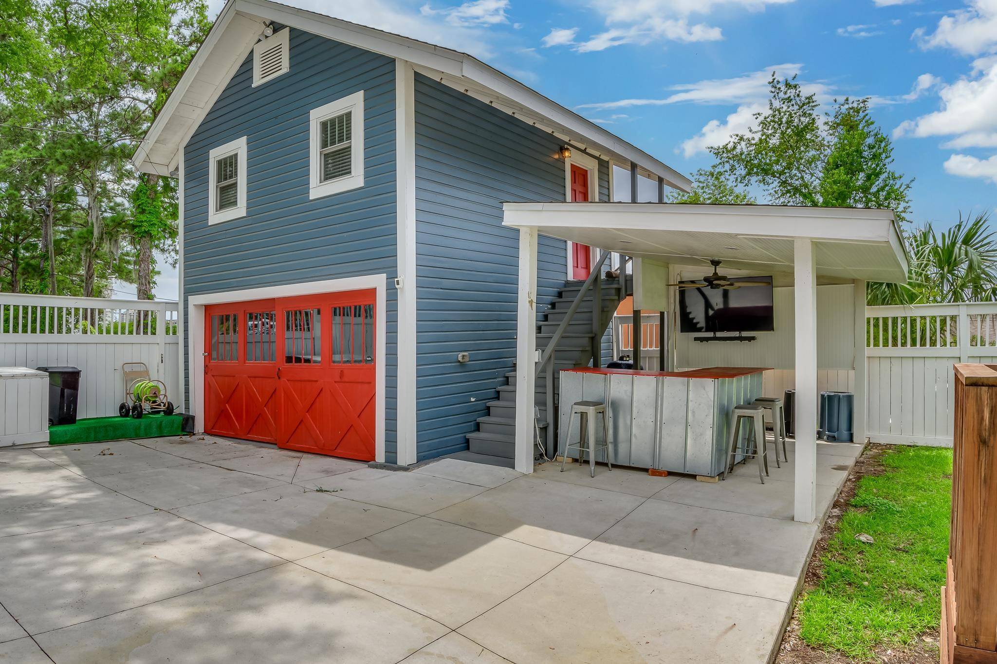 Tallahassee, FL 32301,512 N Caulhoun Street #-