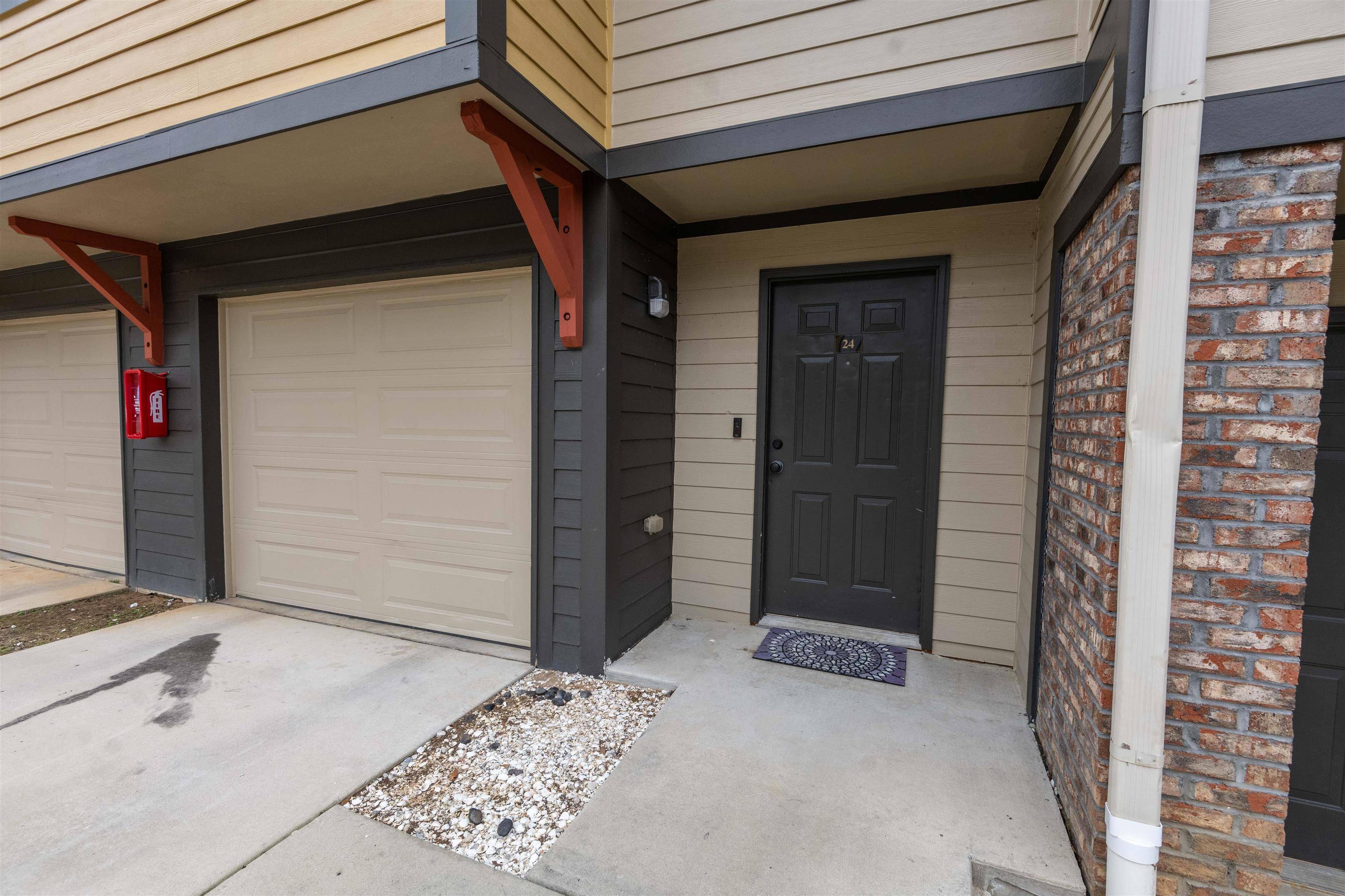 Tallahassee, FL 32304,741 White Drive #24