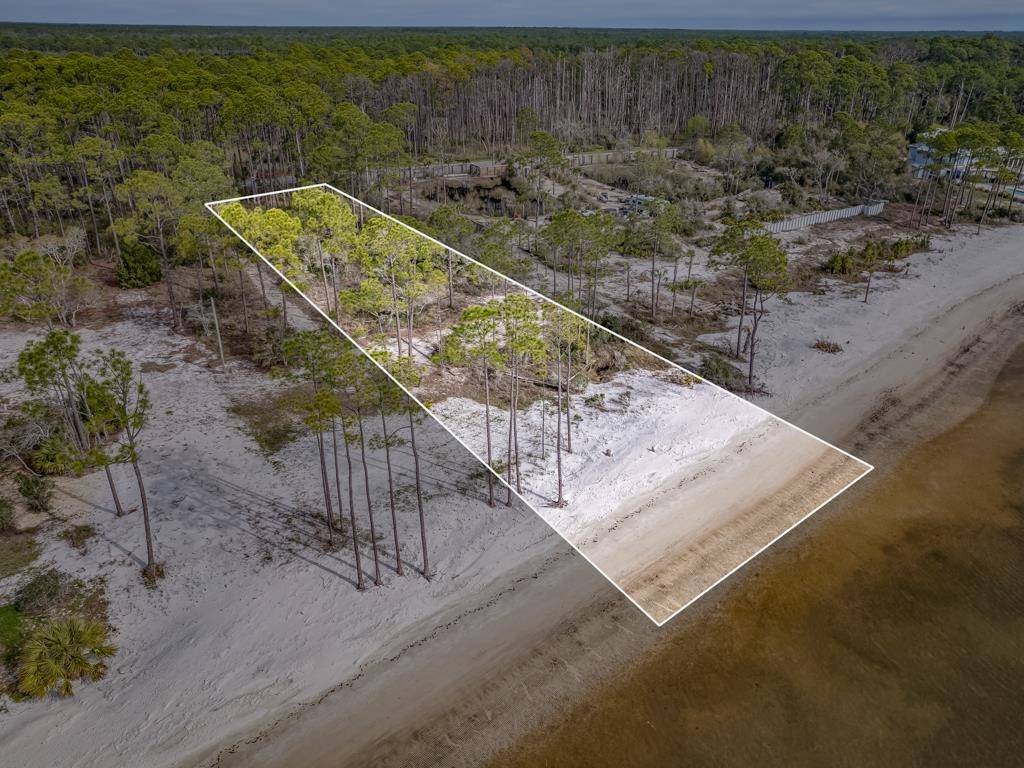 Carrabelle, FL 32322,2388 W Hwy 98