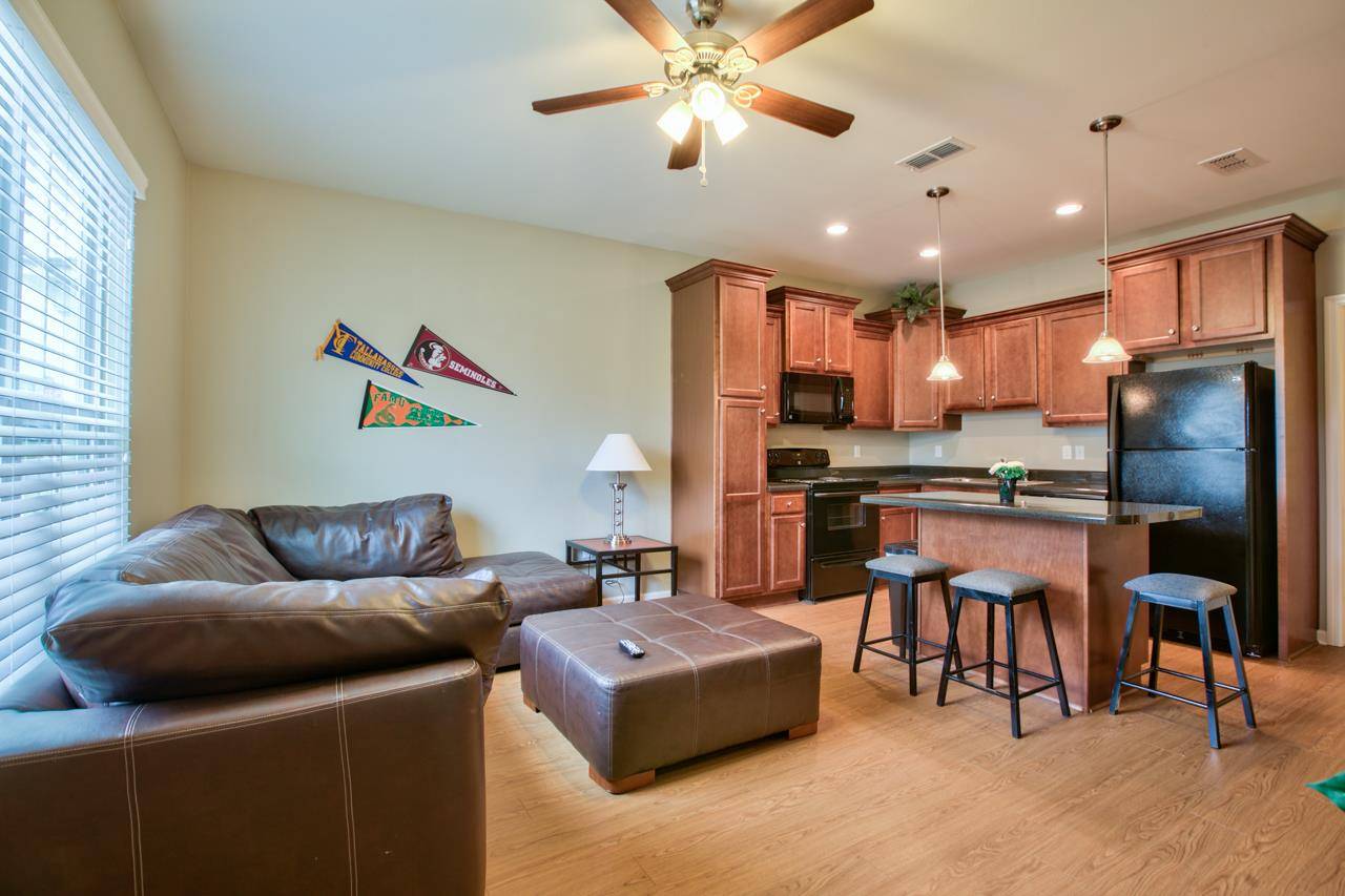 Tallahassee, FL 32304,2002 Ann Arbor Avenue #8 unit building