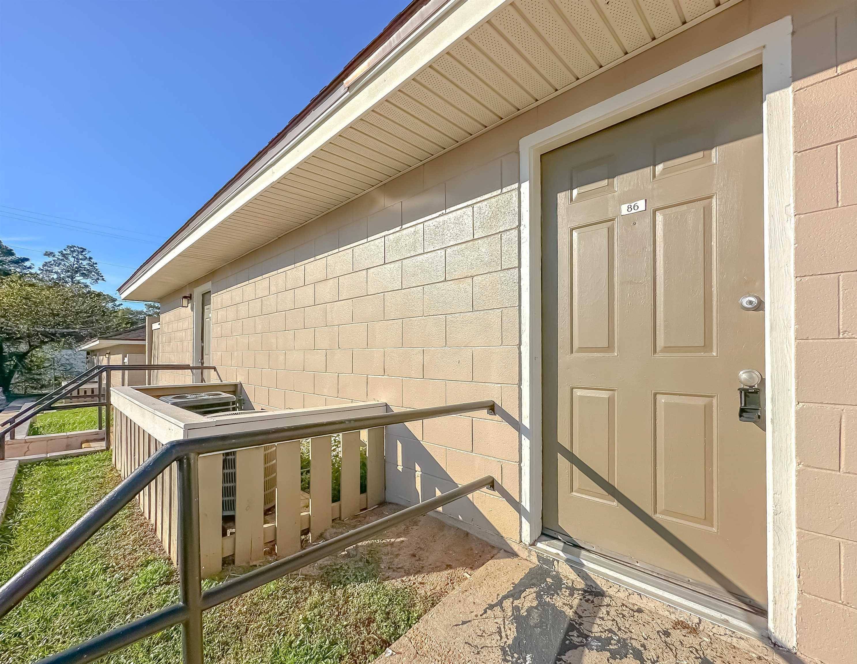 Tallahassee, FL 32304,2241 W Pensacola Street #56