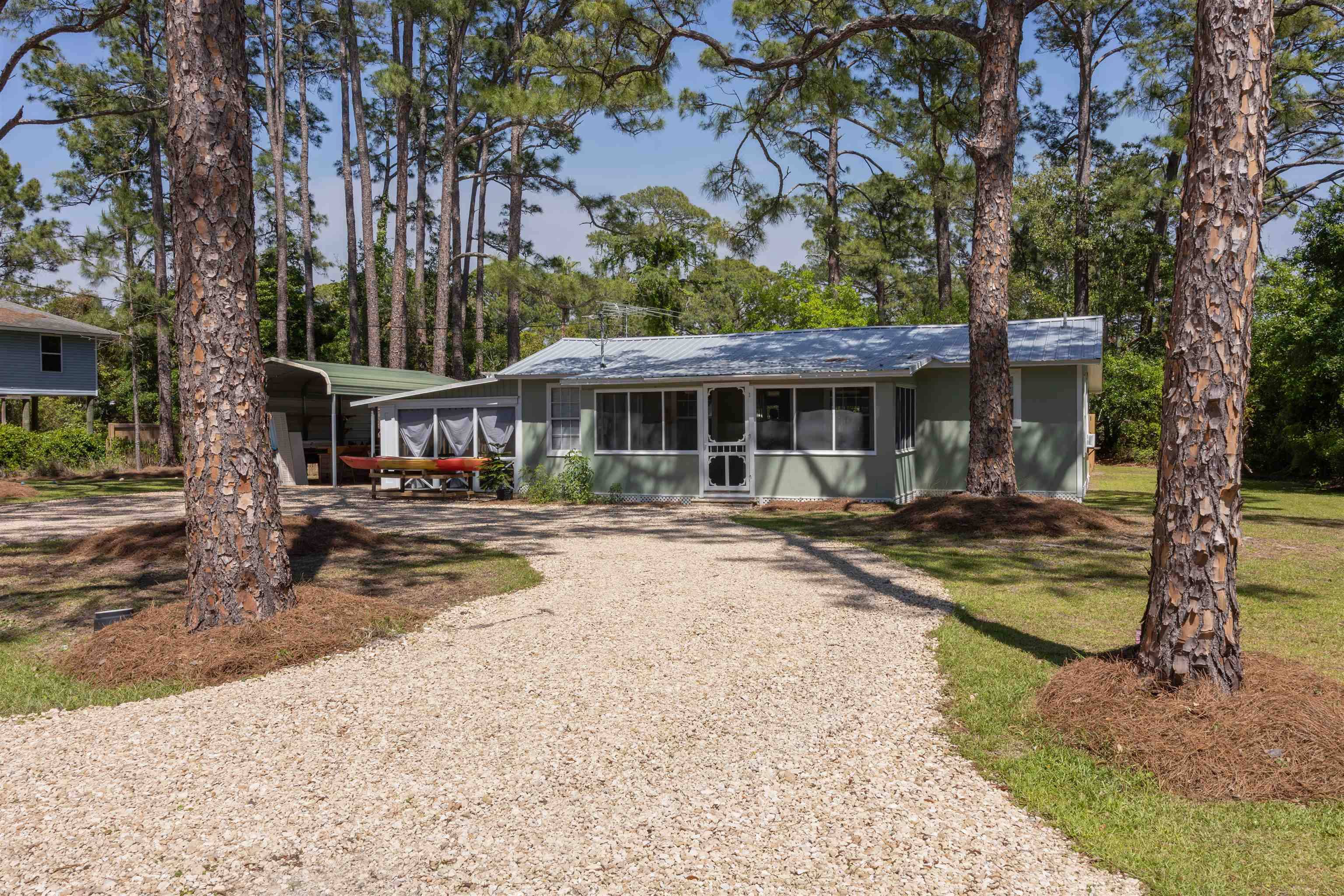 Panacea, FL 32346-2579,69 Suwannee Avenue
