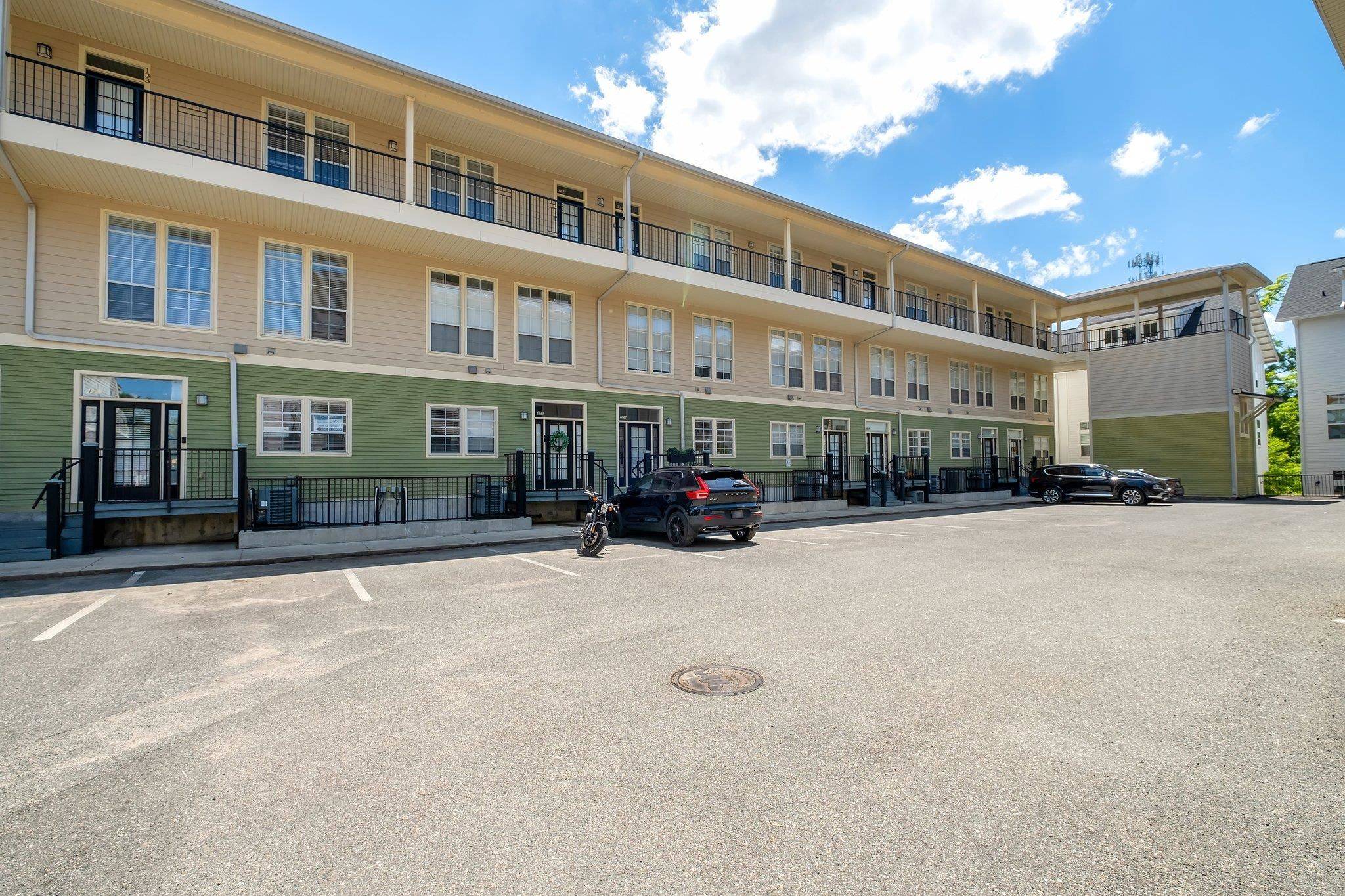 Tallahassee, FL 32301,415 Saint Francis Street #137