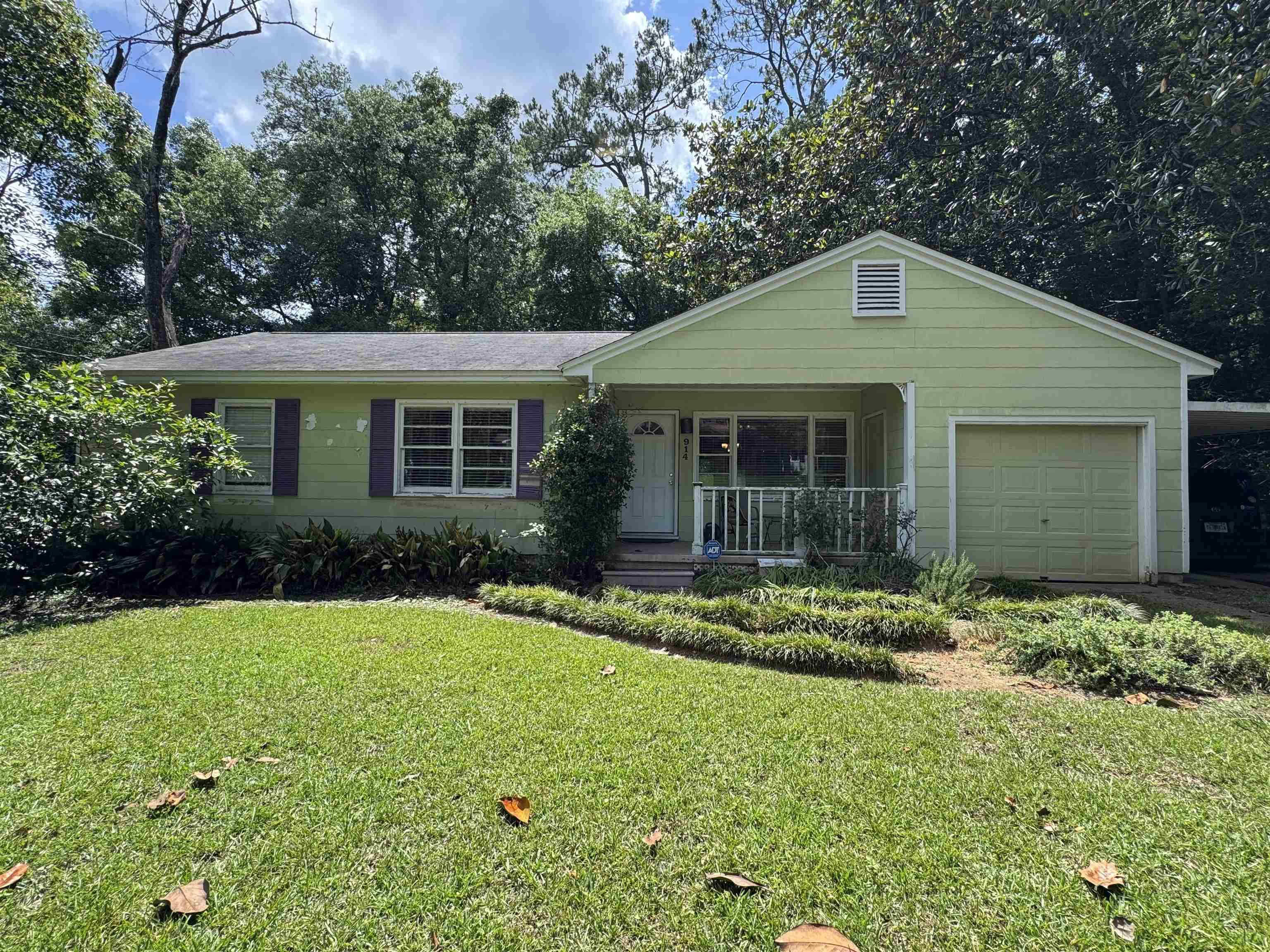 Tallahassee, FL 32308,914 Carraway Street