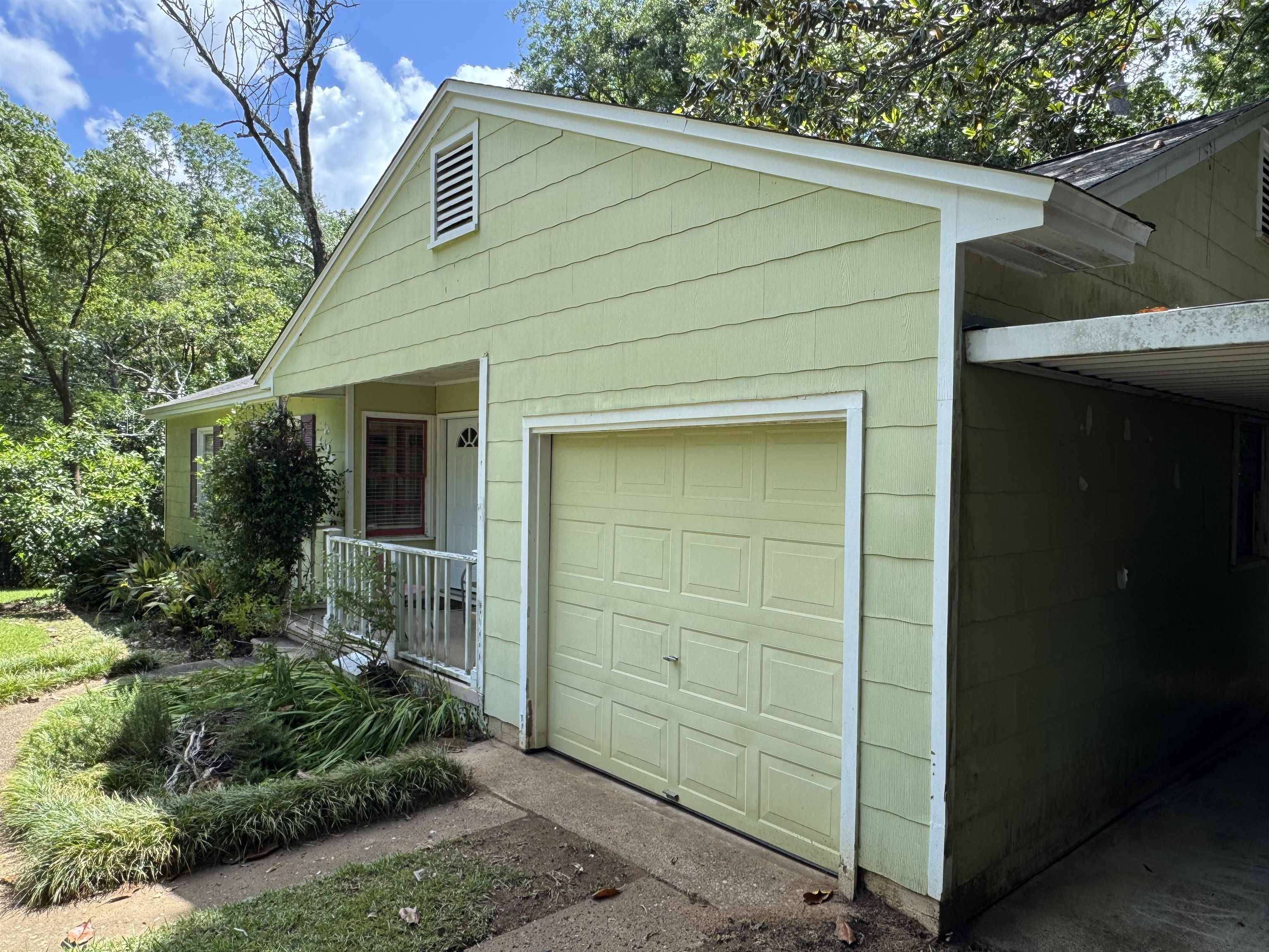 Tallahassee, FL 32308,914 Carraway Street