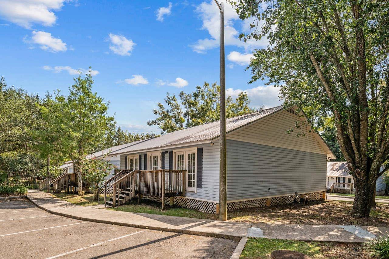 Tallahassee, FL 32304,2218 Magnolia Circle #301