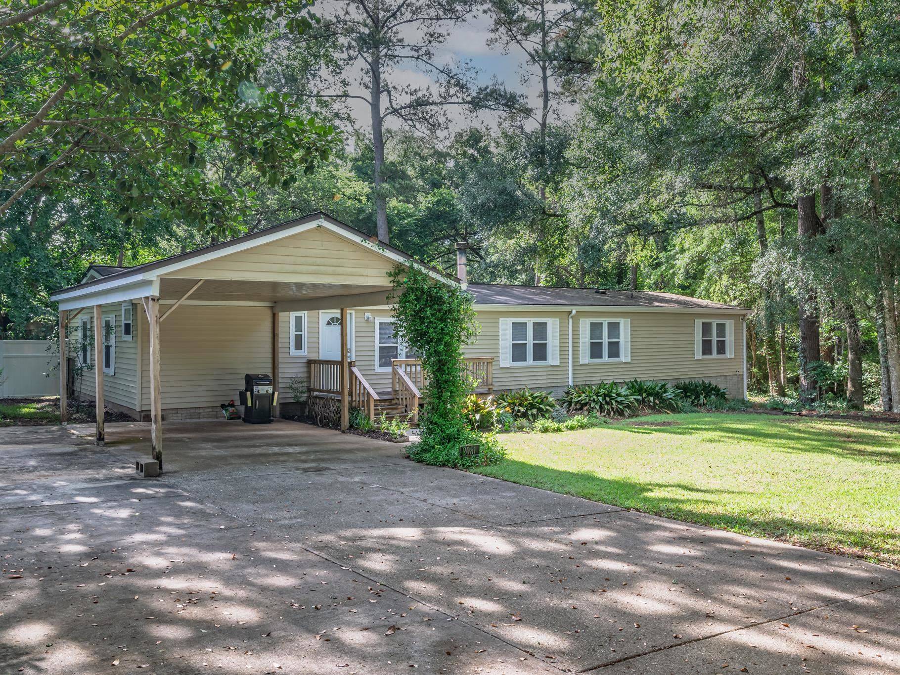 Tallahassee, FL 32317,2081 Mistletoe Court