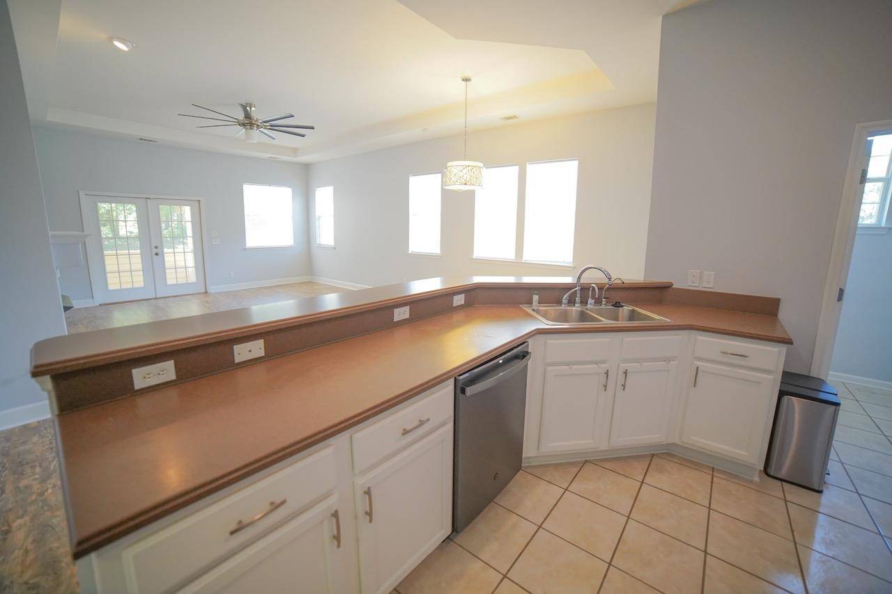 Tallahassee, FL 32311,5569 Hampton Hill Circle