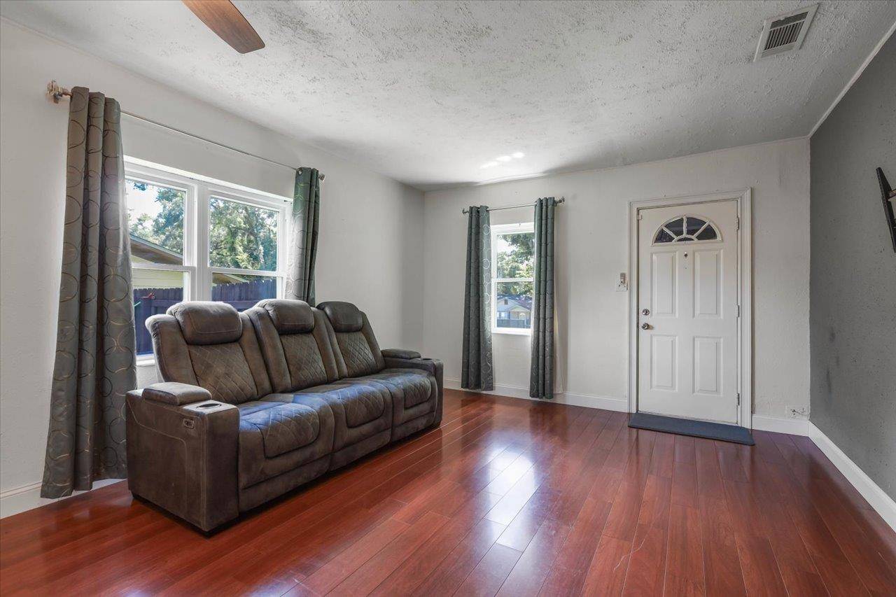 Tallahassee, FL 32301,1529 Live Oak Drive