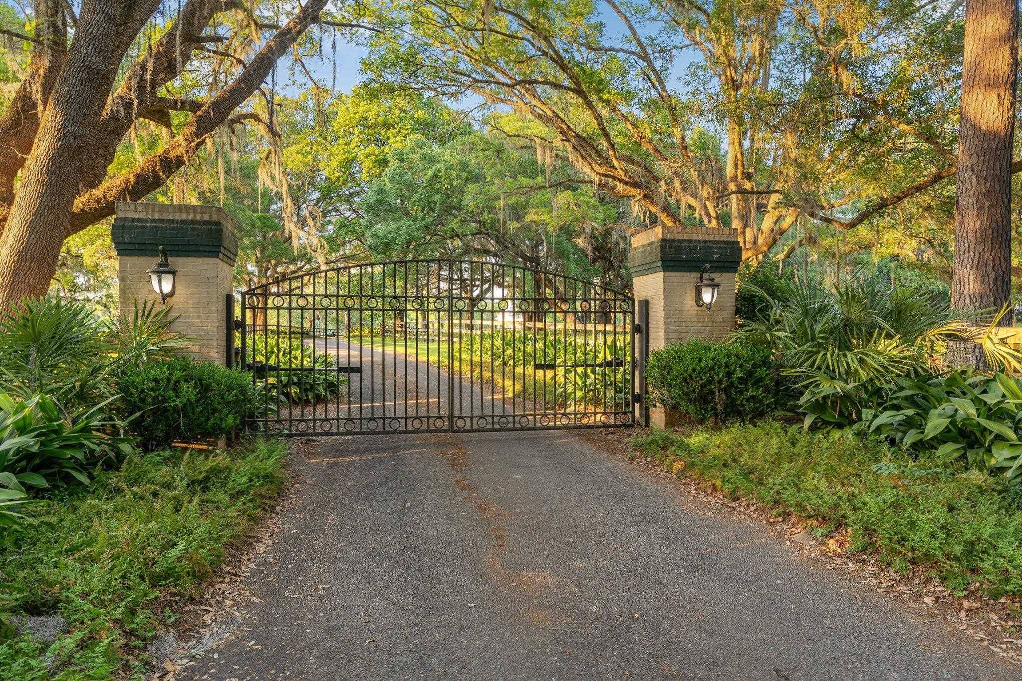 Tallahassee, FL 32309,9525 Woodland Hills Way