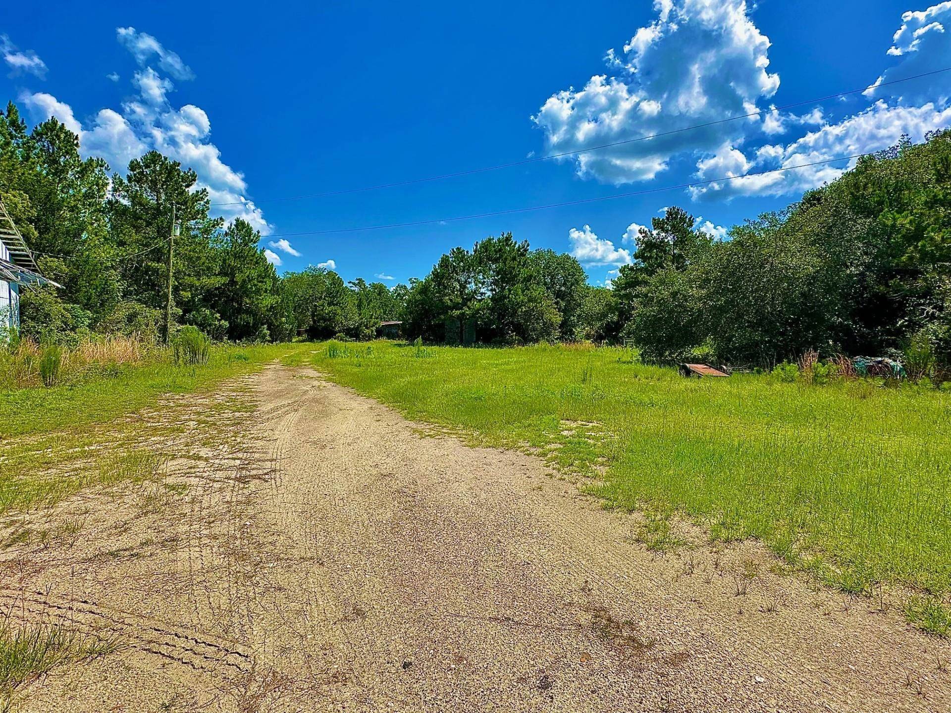 Crawfordville, FL 32327,2820 Coastal Highway