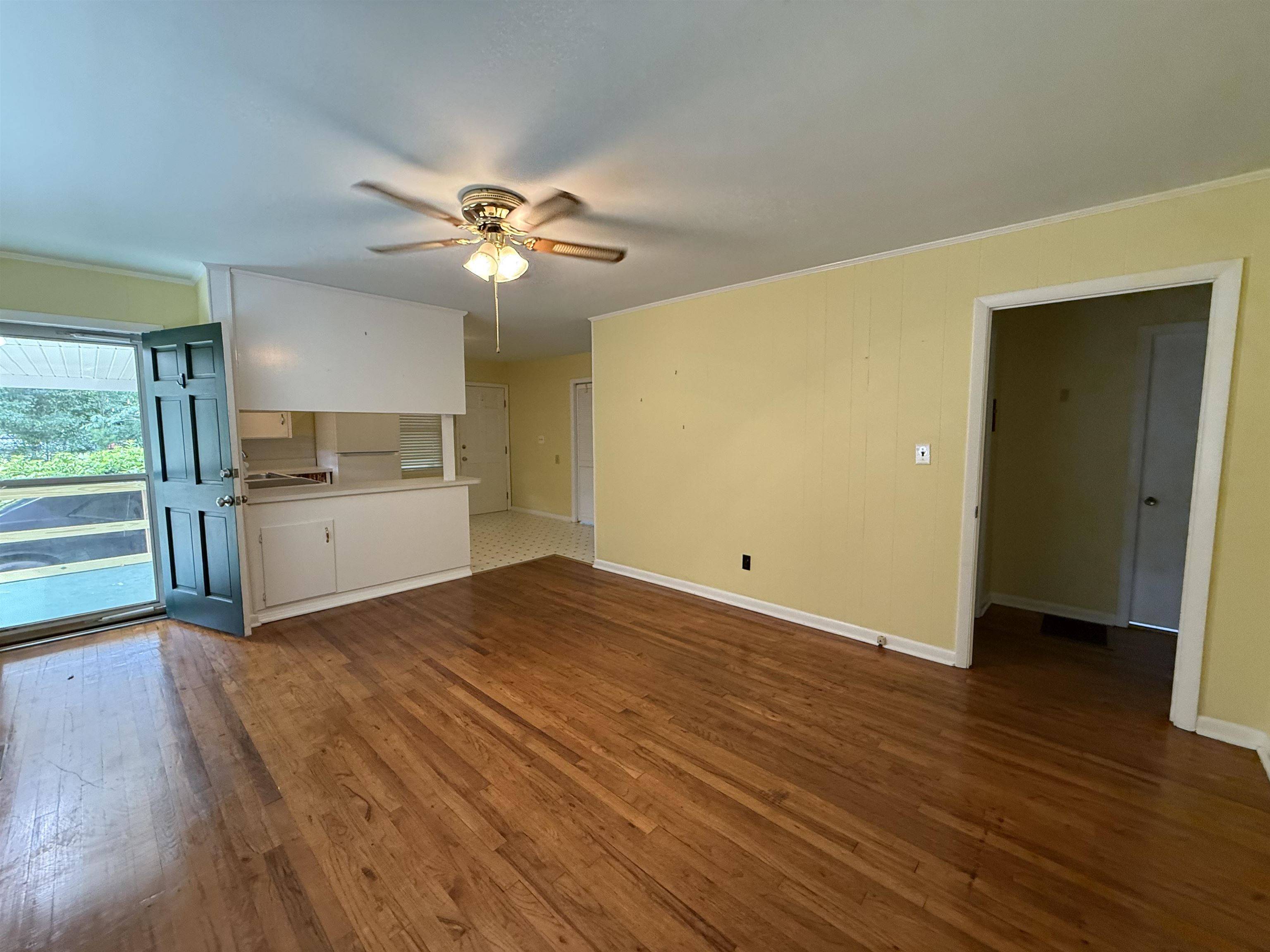 Crawfordville, FL 32327,8 Cottonwood Street