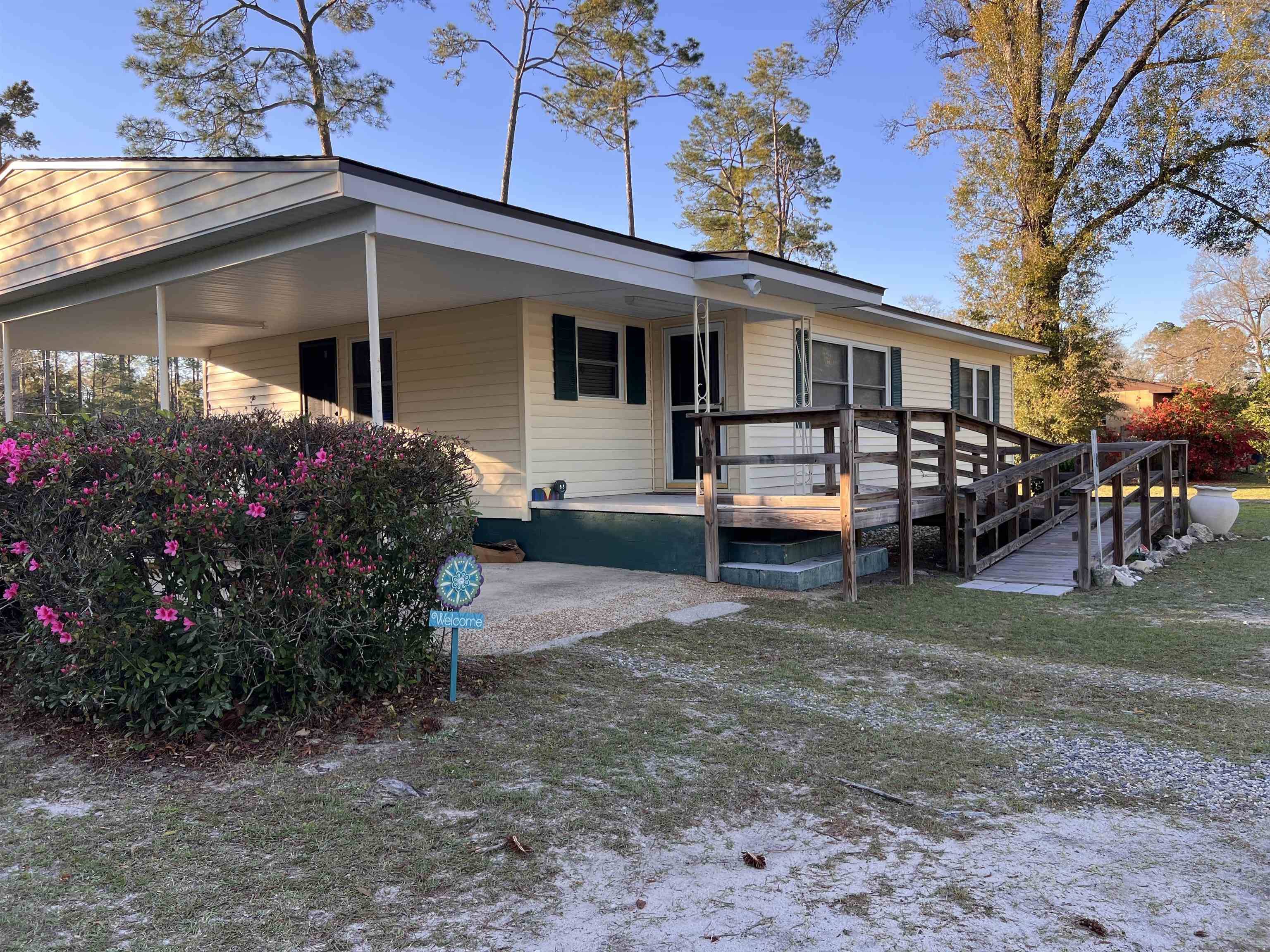 Crawfordville, FL 32327,8 Cottonwood Street