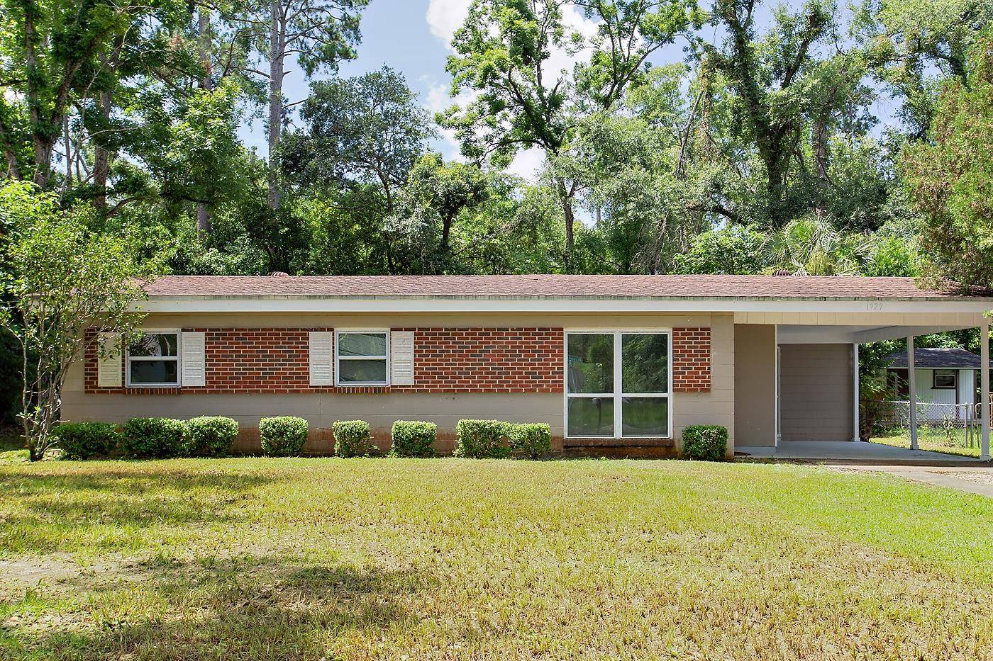 Tallahassee, FL 32304,1929 Karen Lane
