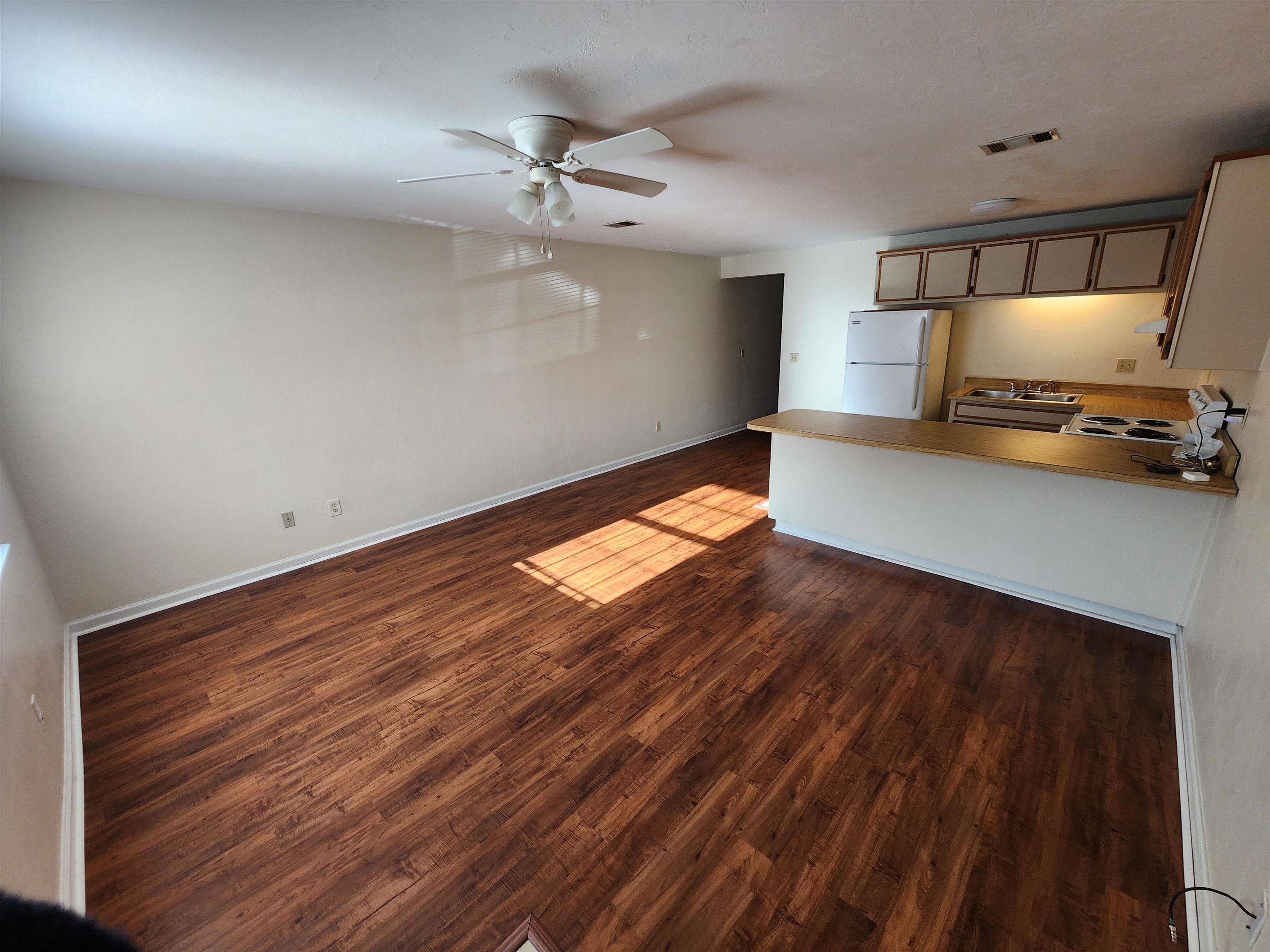 Tallahassee, FL 32304,305 HAYDEN Road #C