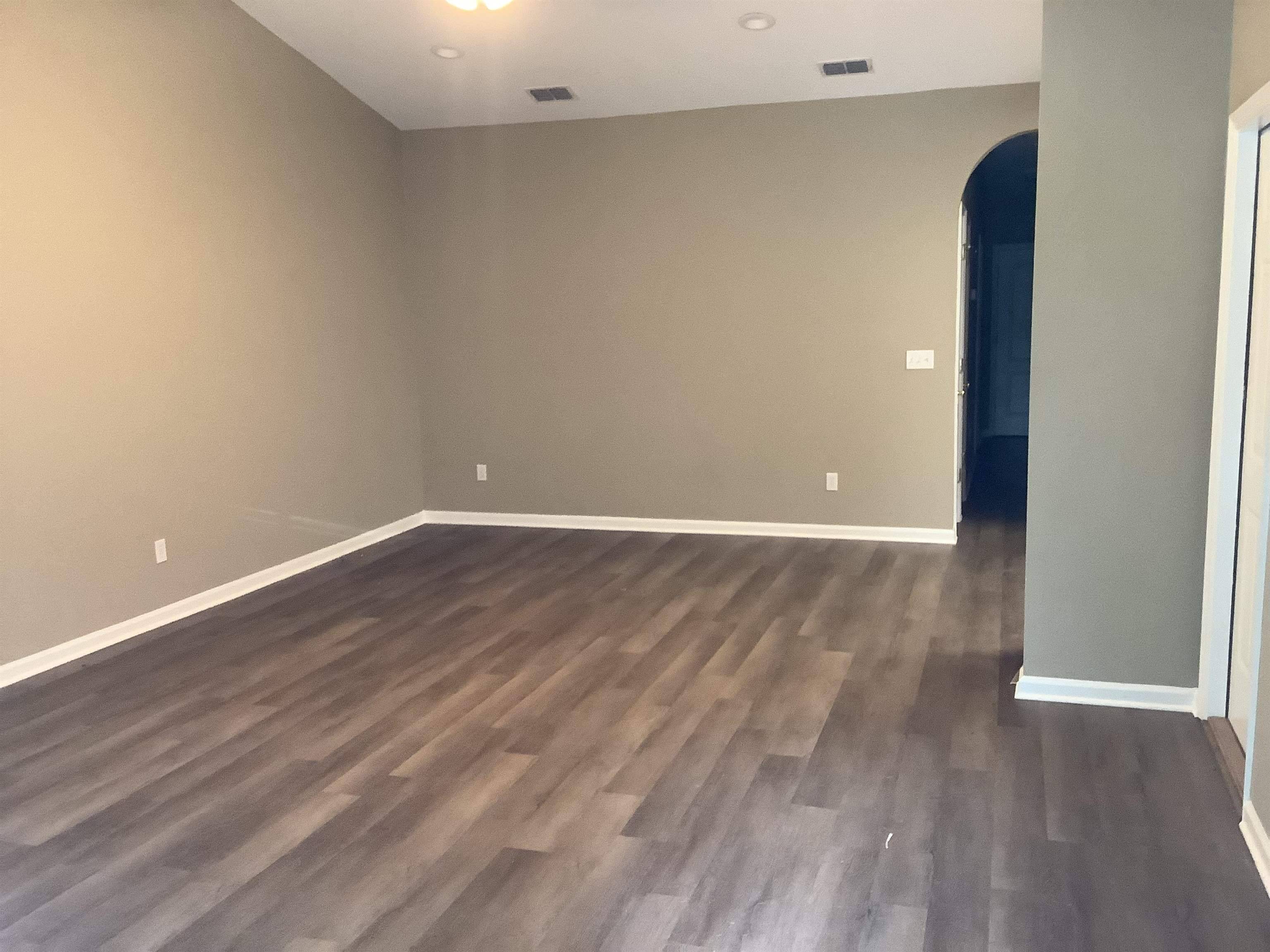 Tallahassee, FL 32312,2894 Lakeshore Dr