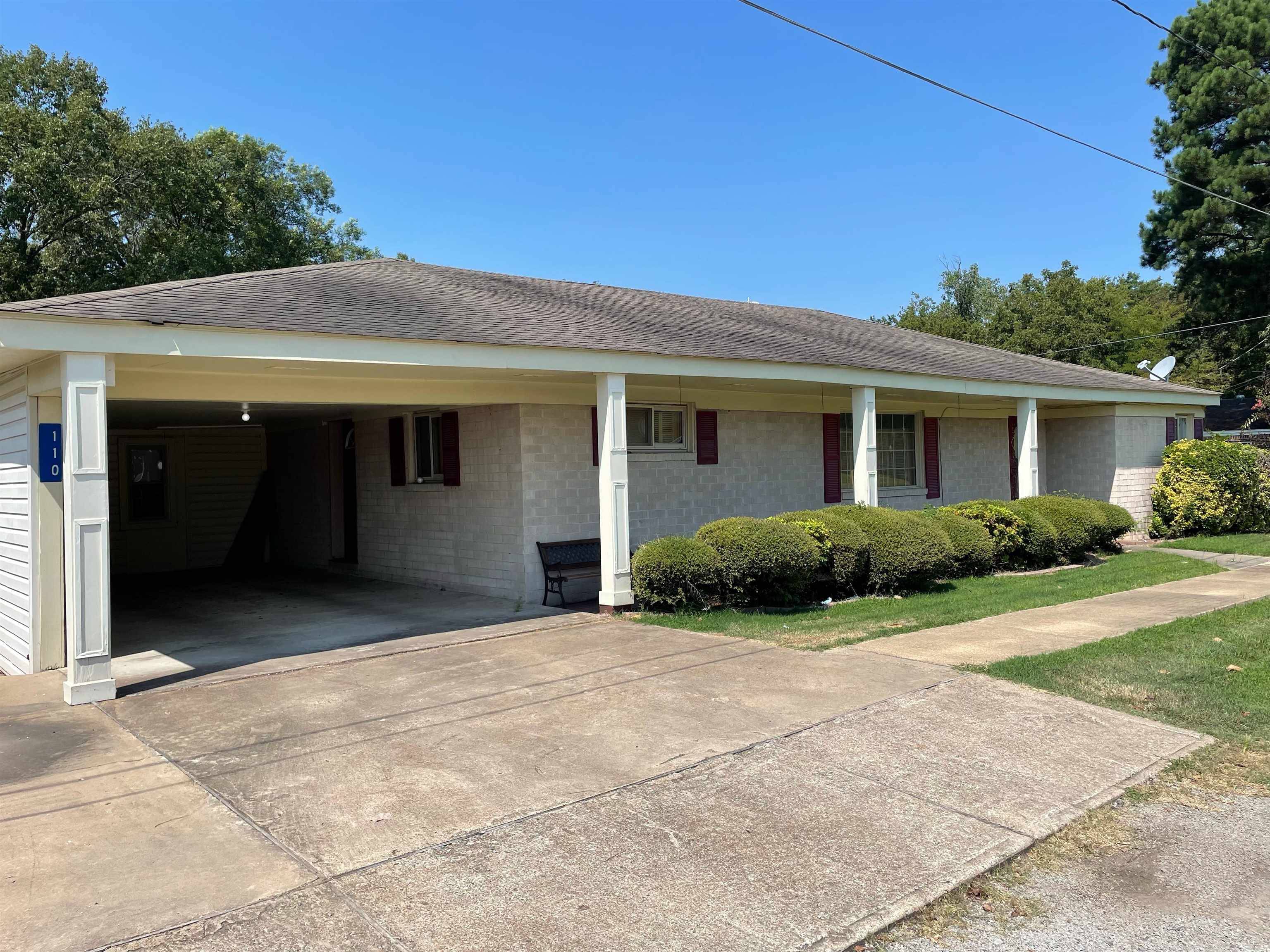 Des Arc, AR 72040,110 N Third