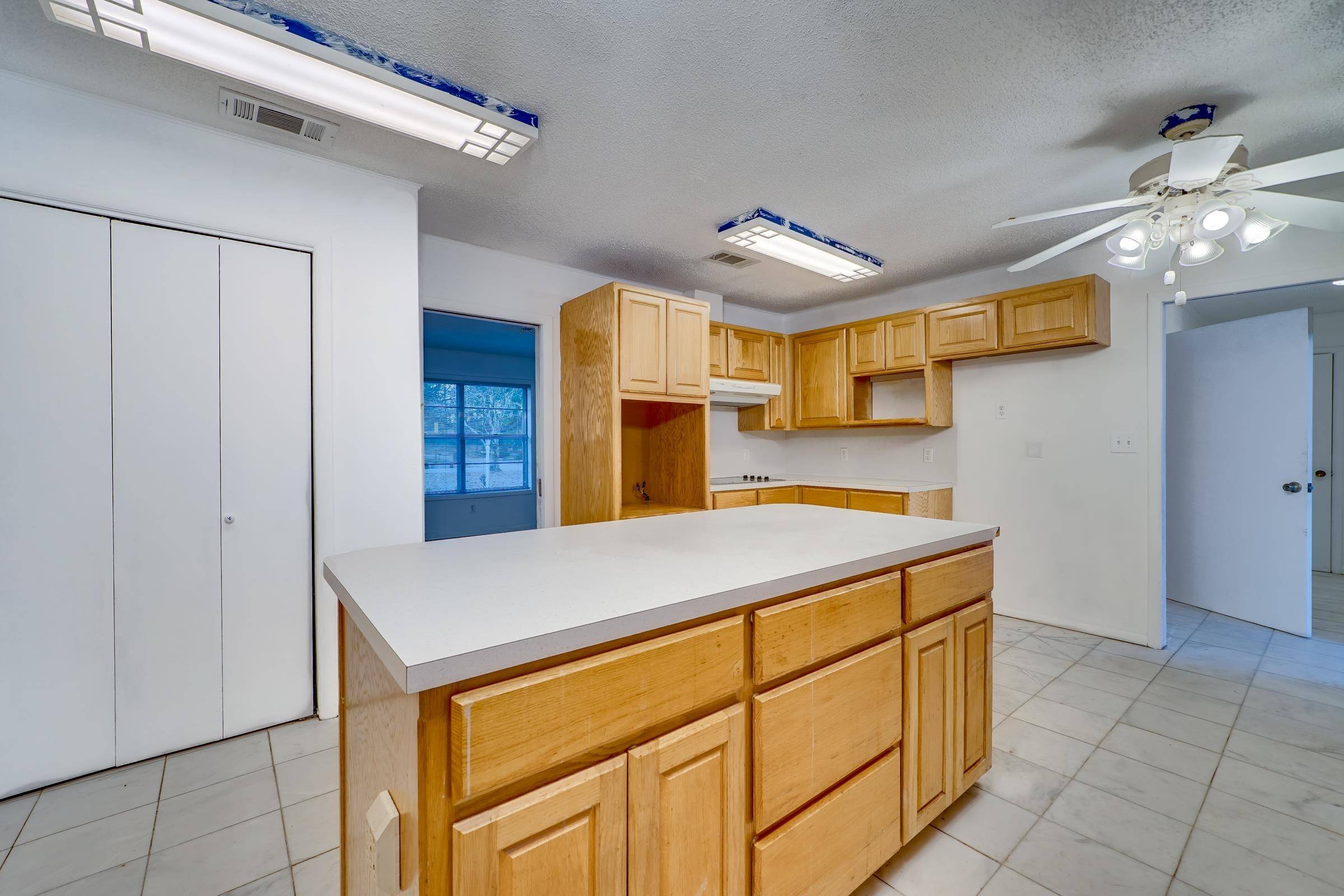 De Queen, AR 71832,101 Marcone Drive