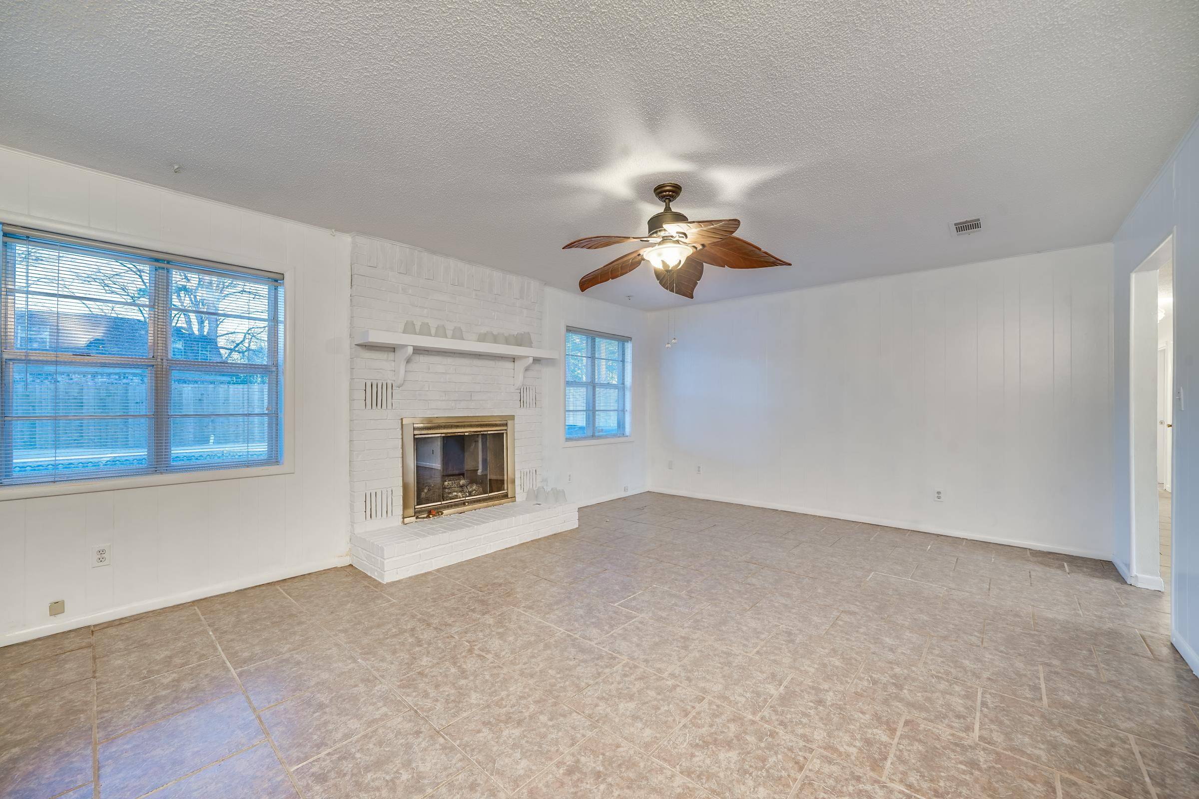 De Queen, AR 71832,101 Marcone Drive