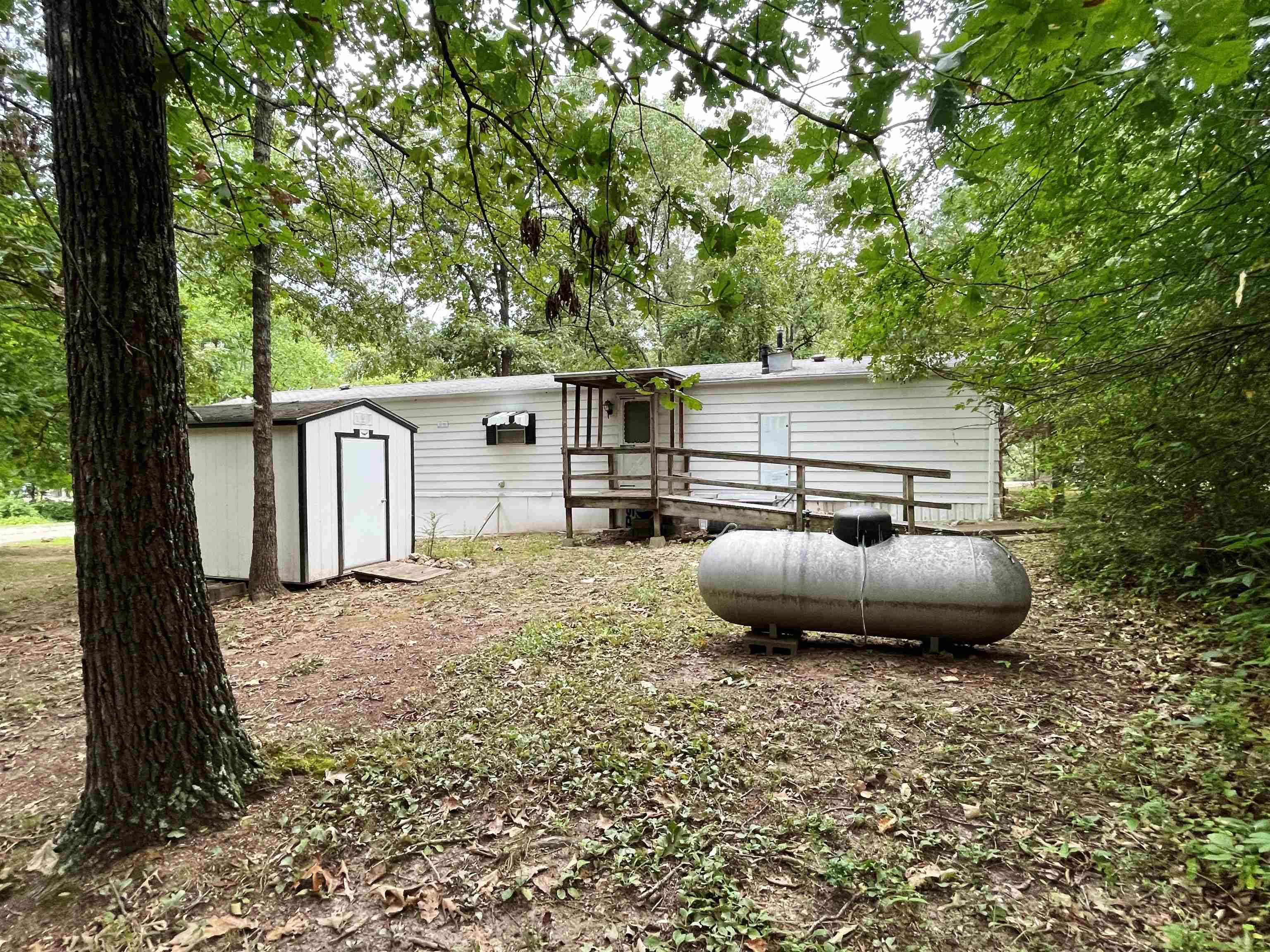 Ash Flat, AR 72513,85 N Circle Drive