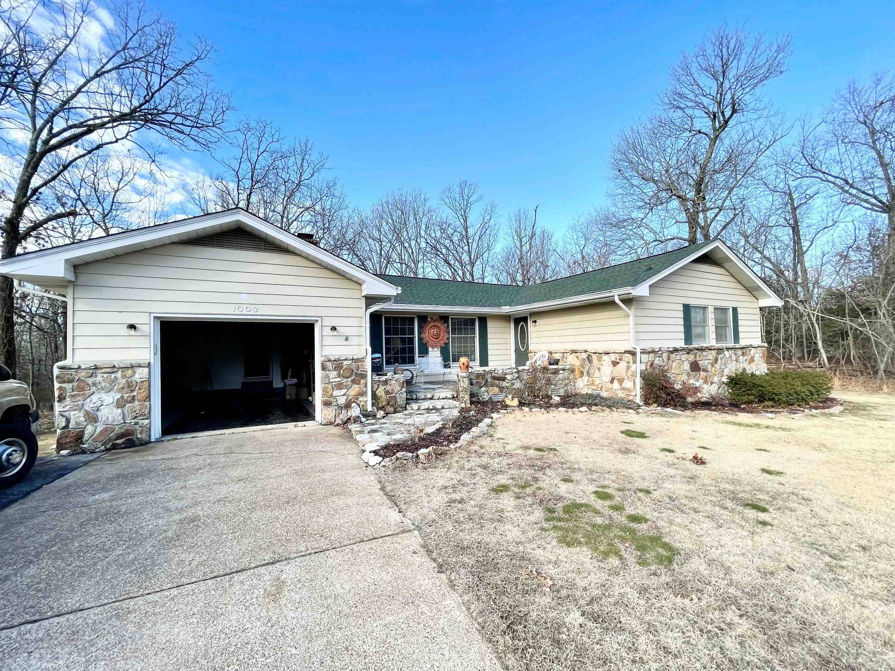 Horseshoe Bend, AR 72512,1003 S Little Rock Road