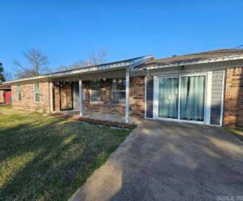 Russellville, AR 72801,809 S Houston Avenue